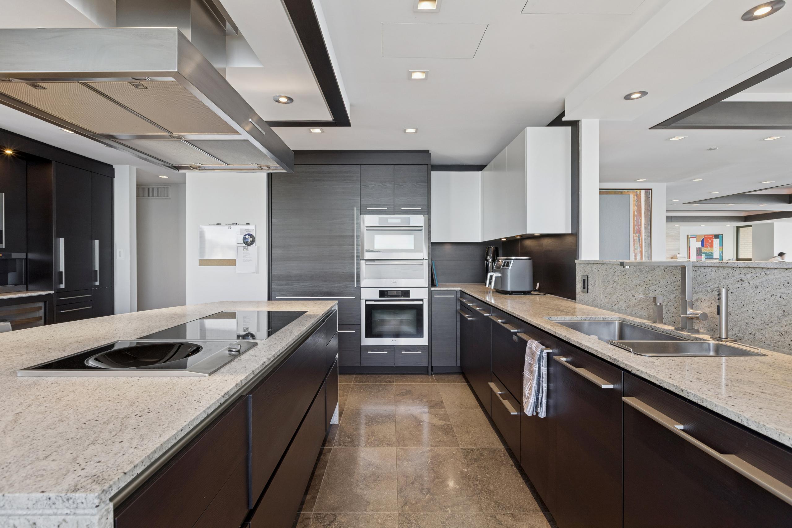 9-2250 Bellevue Avenue, West Vancouver listing image