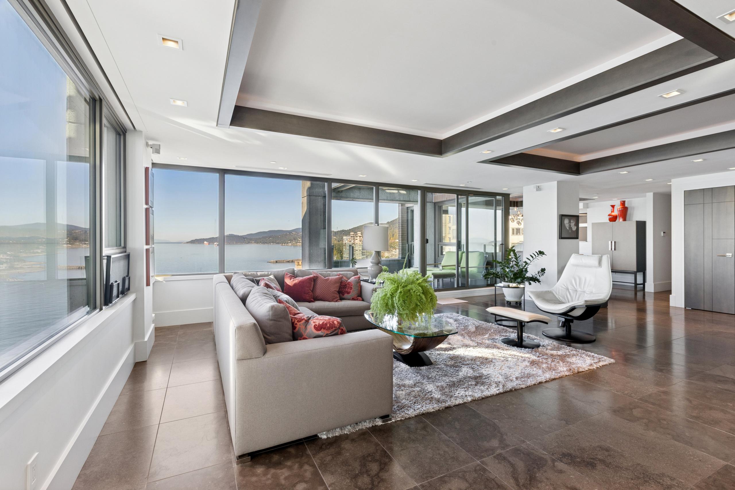 9-2250 Bellevue Avenue, West Vancouver listing image