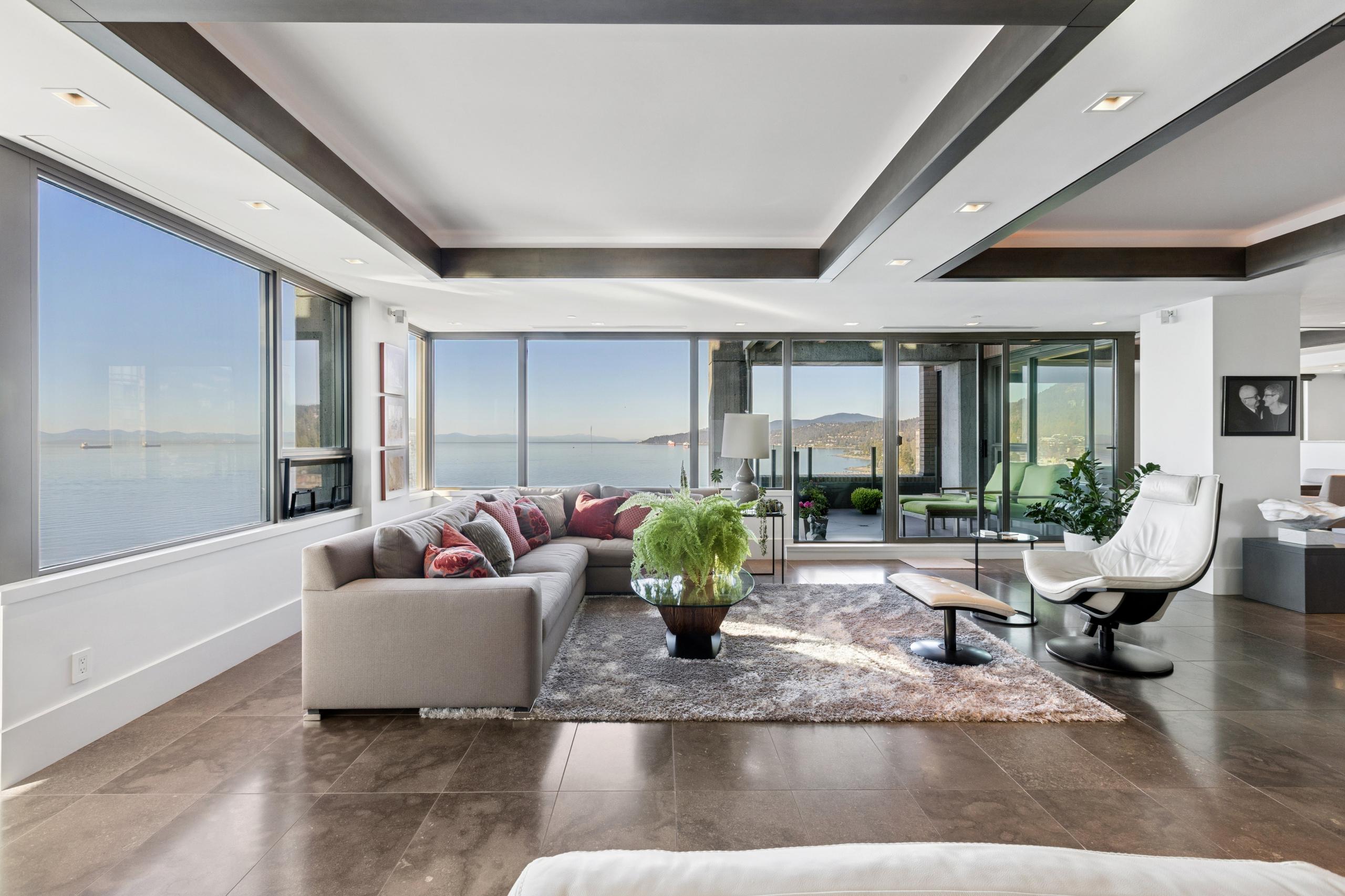 9-2250 Bellevue Avenue, West Vancouver listing image