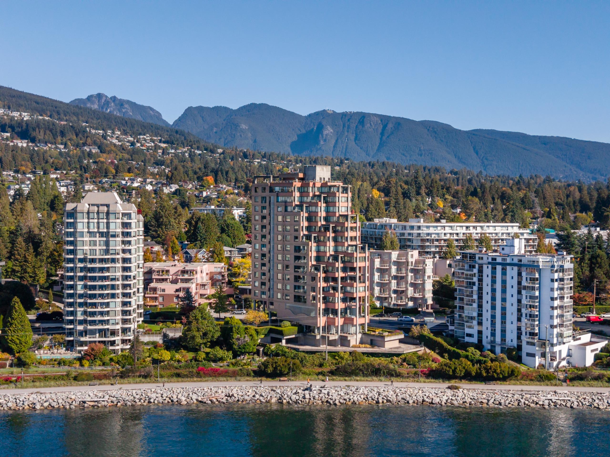 9-2250 Bellevue Avenue, West Vancouver listing image