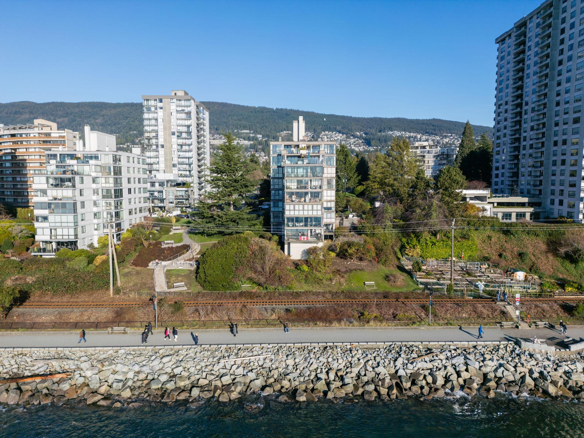 502-2090 Argyle Avenue, West Vancouver listing image