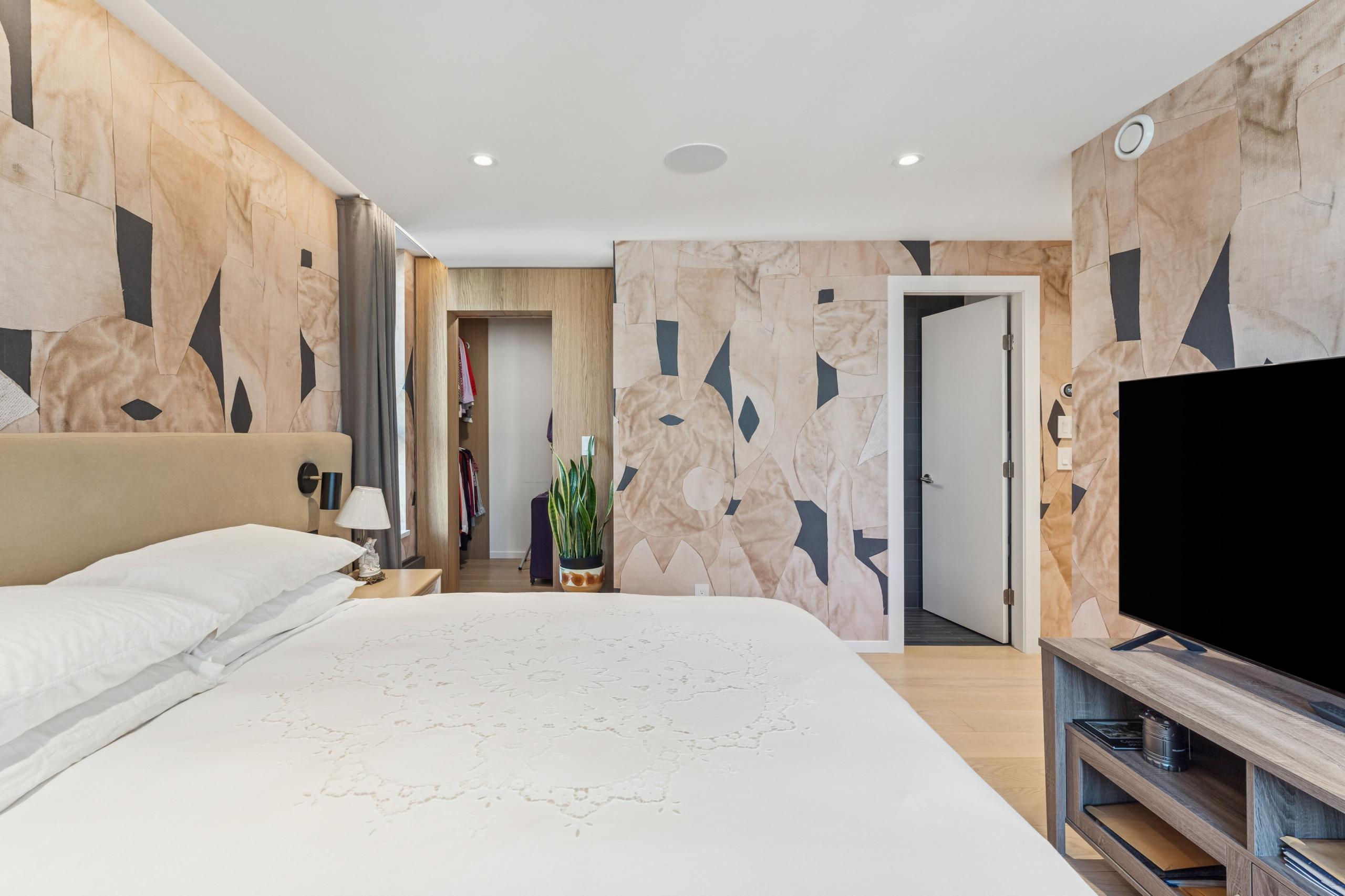 502-2090 Argyle Avenue, West Vancouver listing image