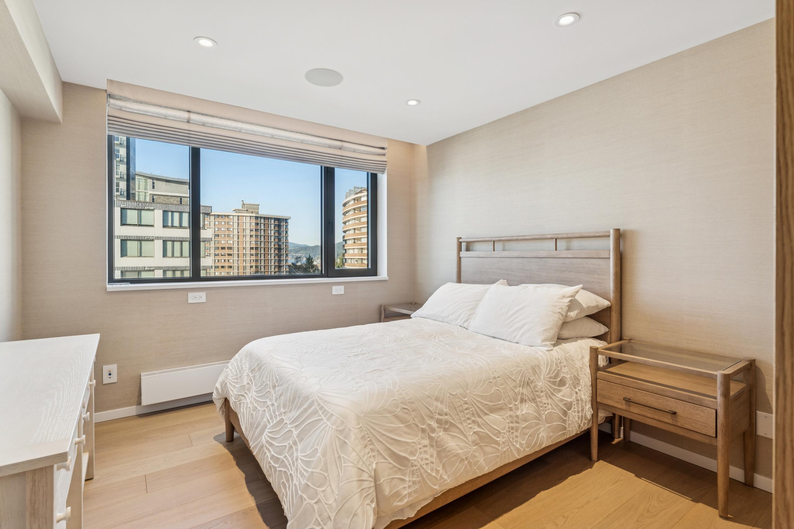 502-2090 Argyle Avenue, West Vancouver listing image