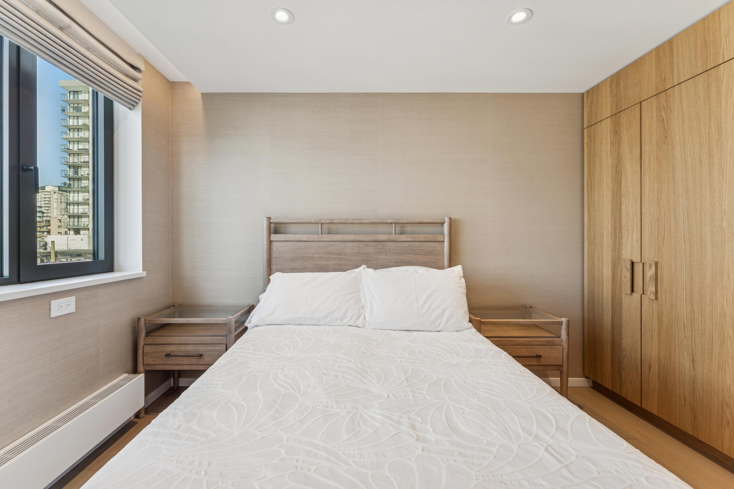 502-2090 Argyle Avenue, West Vancouver listing image