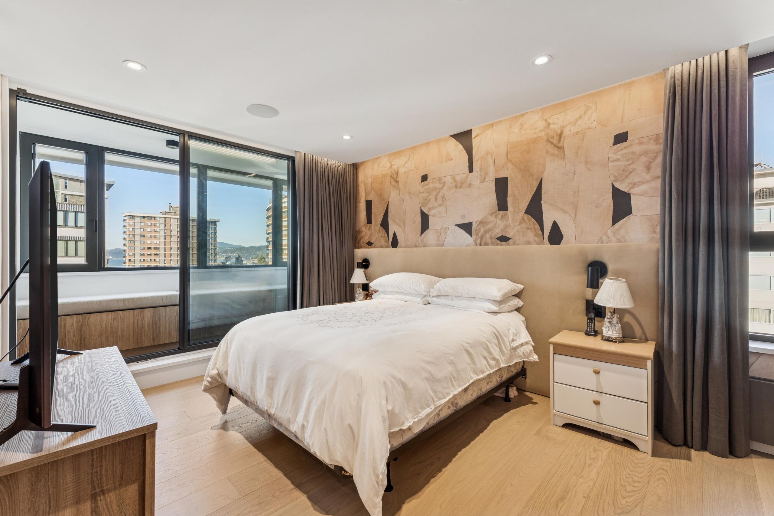 502-2090 Argyle Avenue, West Vancouver listing image