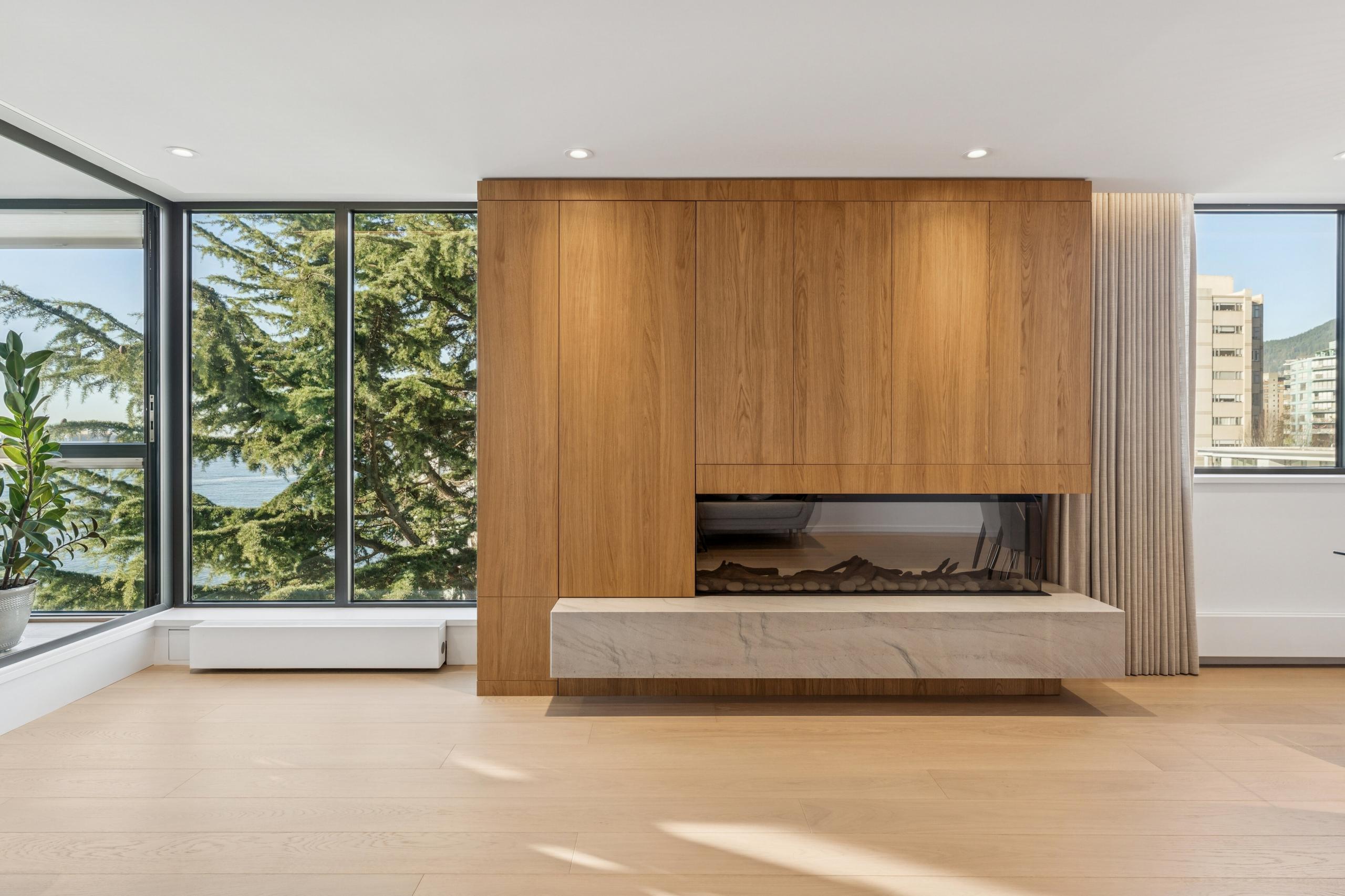 502-2090 Argyle Avenue, West Vancouver listing image