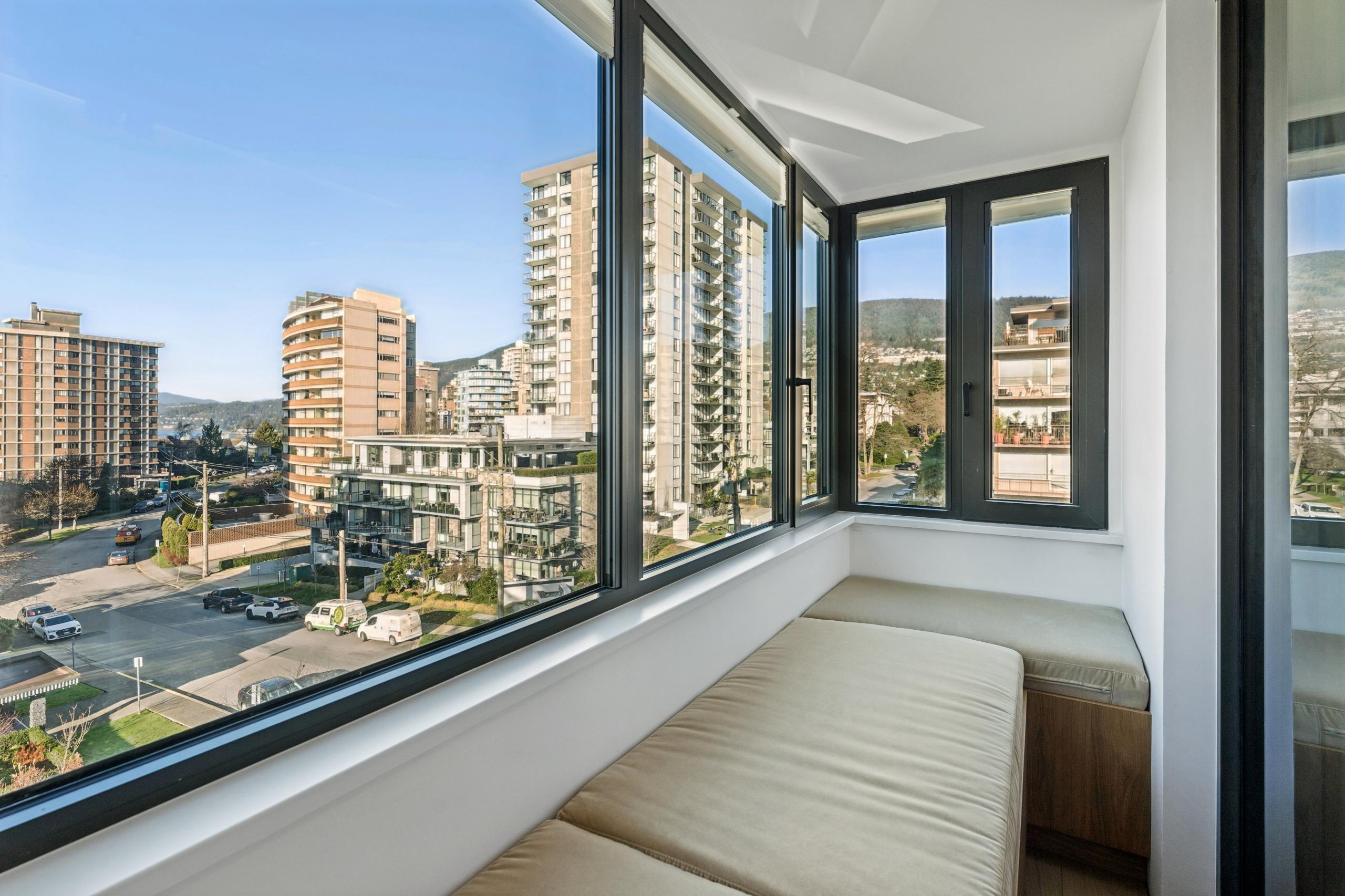 502-2090 Argyle Avenue, West Vancouver listing image