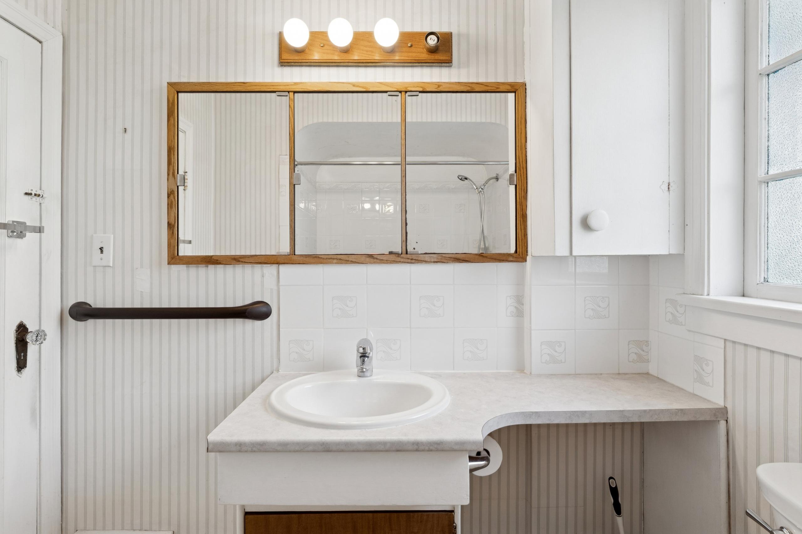 1531 Inglewood Avenue, West Vancouver listing image