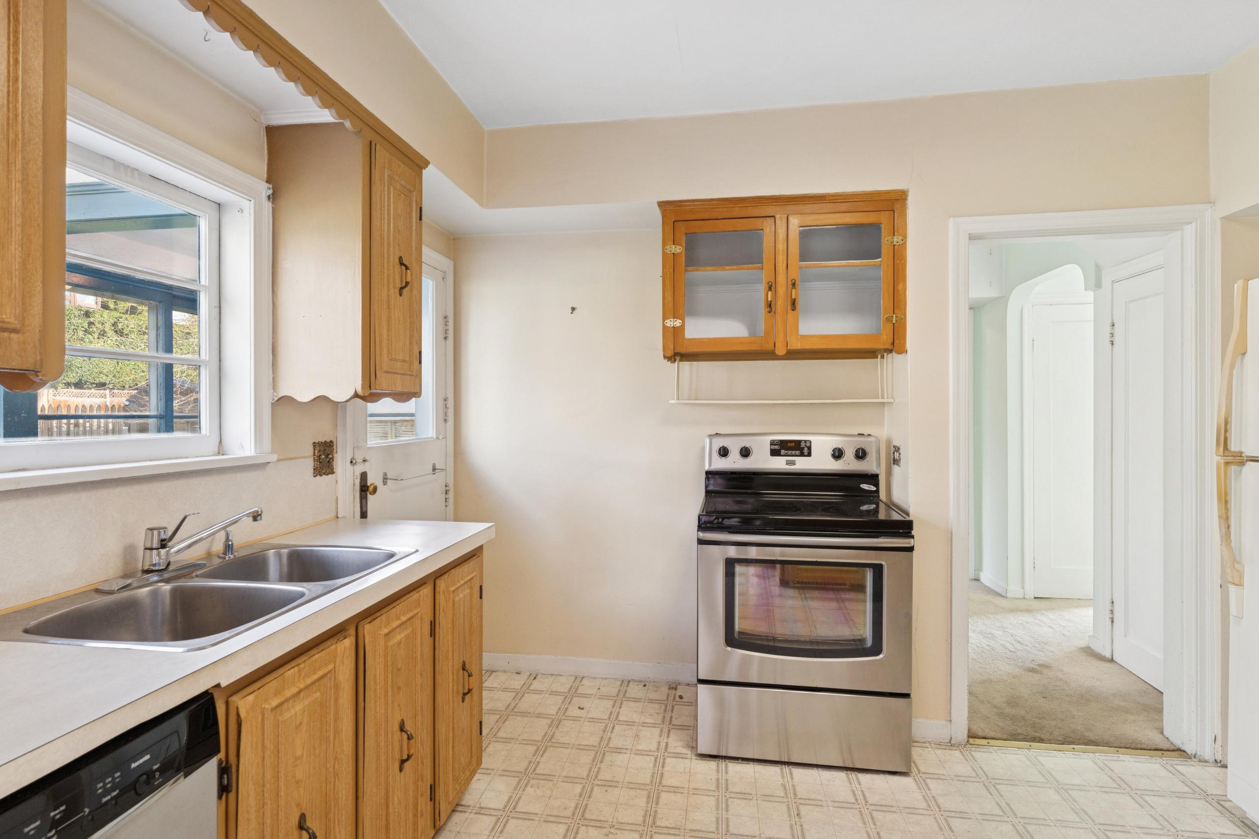 1531 Inglewood Avenue, West Vancouver listing image