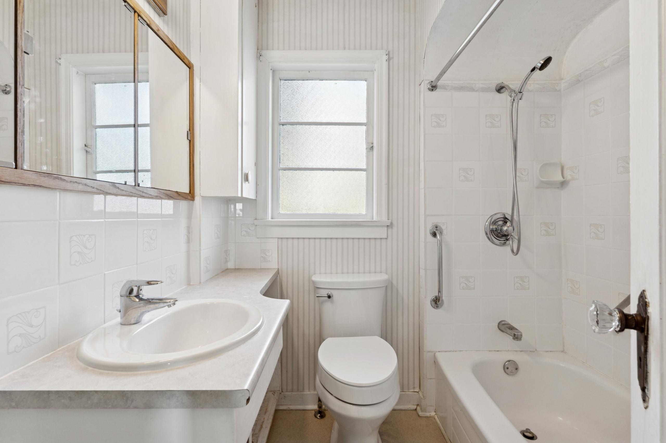 1531 Inglewood Avenue, West Vancouver listing image