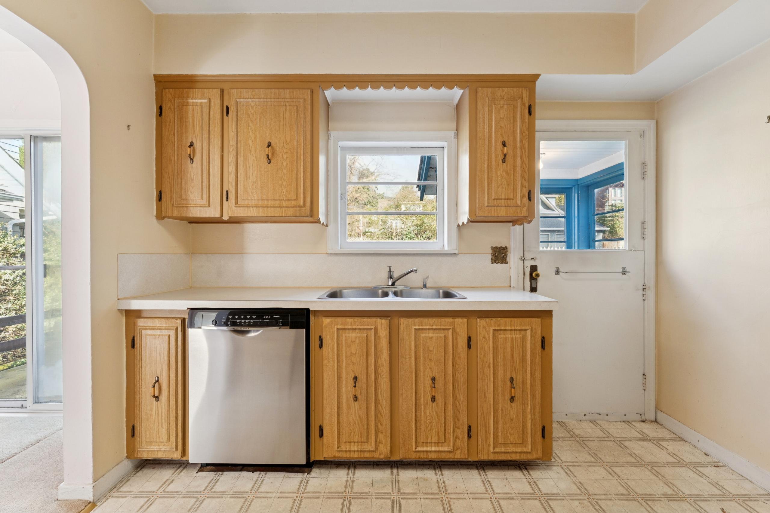 1531 Inglewood Avenue, West Vancouver listing image