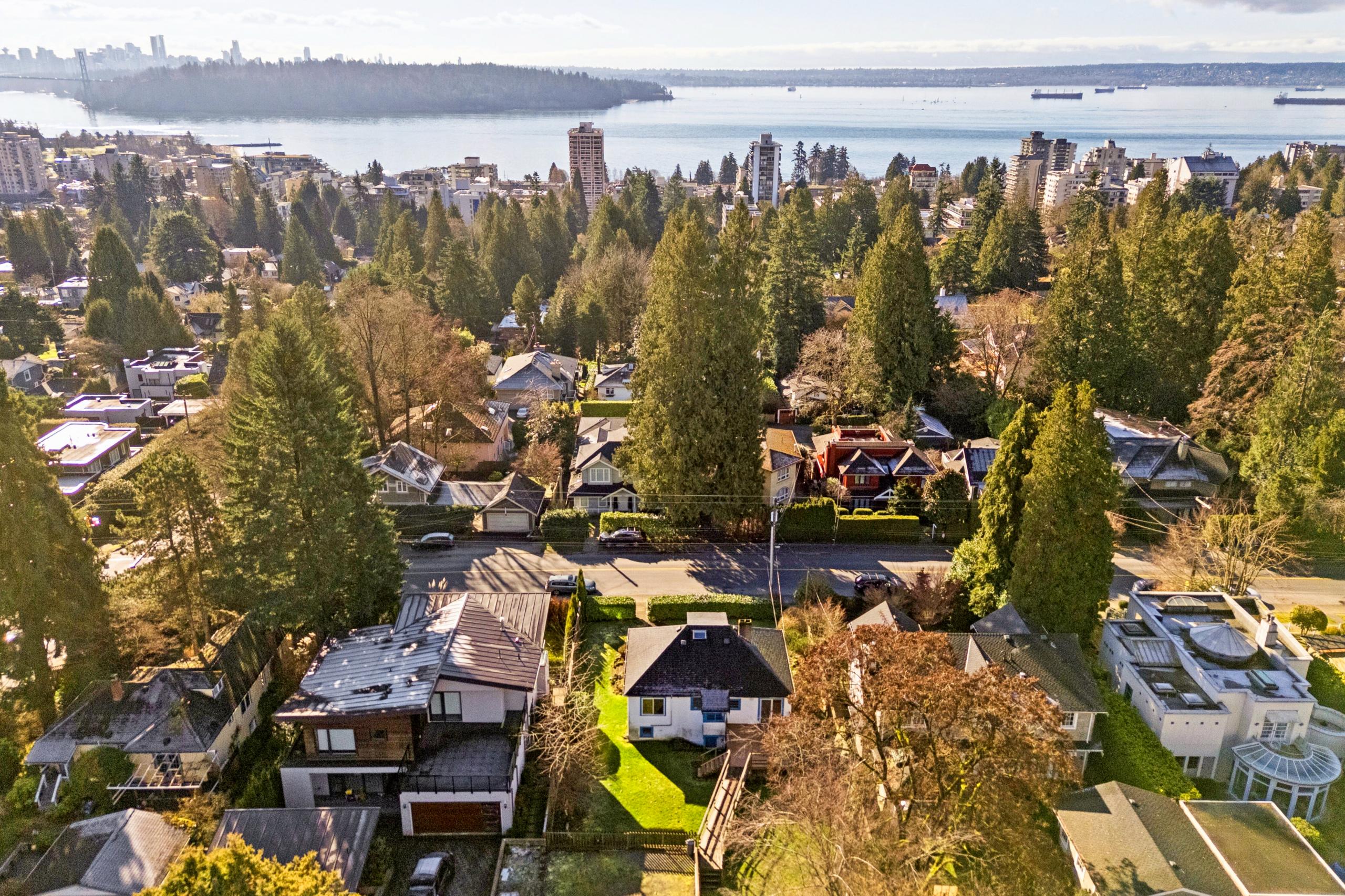 1531 Inglewood Avenue, West Vancouver listing image
