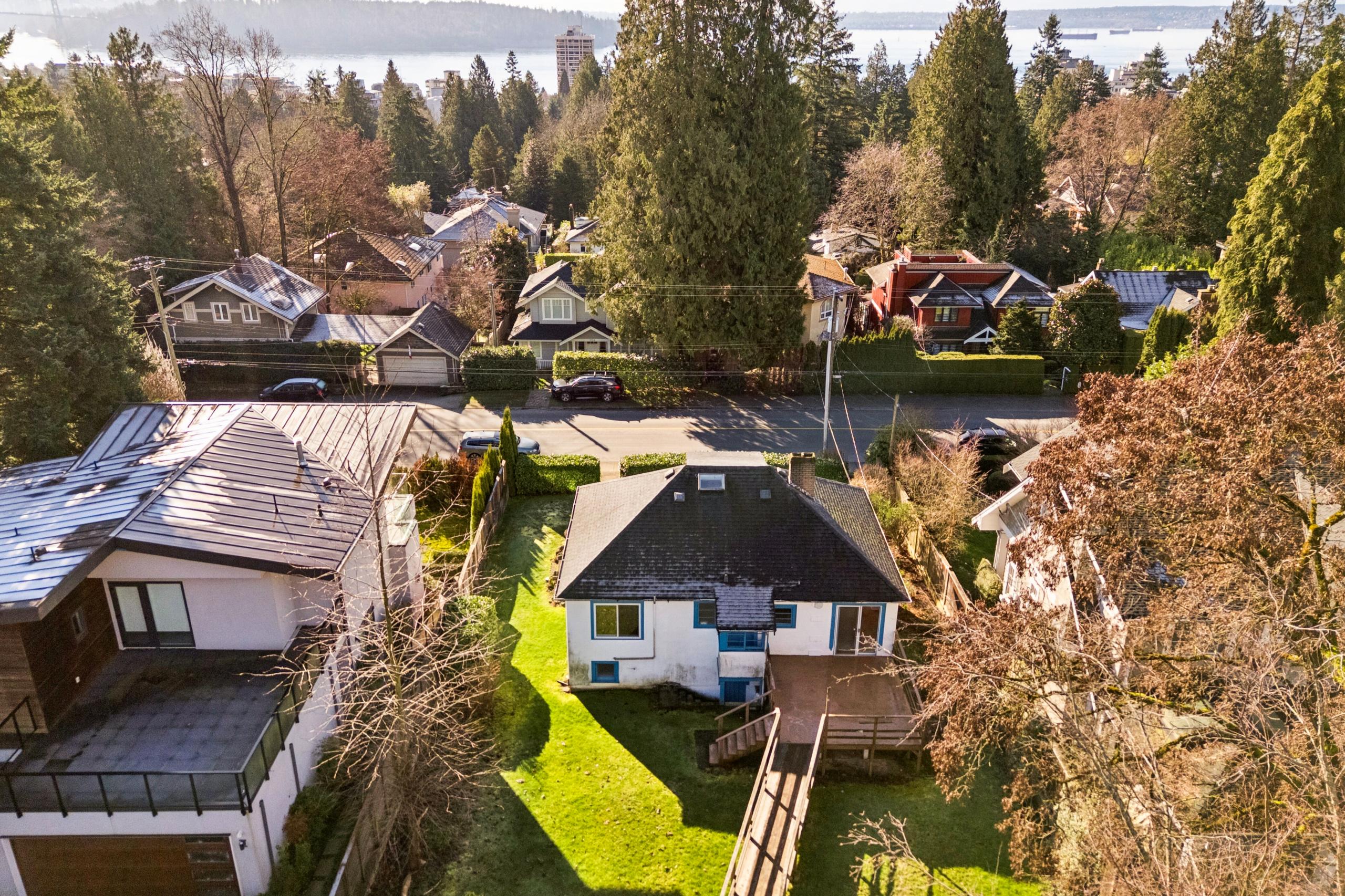 1531 Inglewood Avenue, West Vancouver listing image