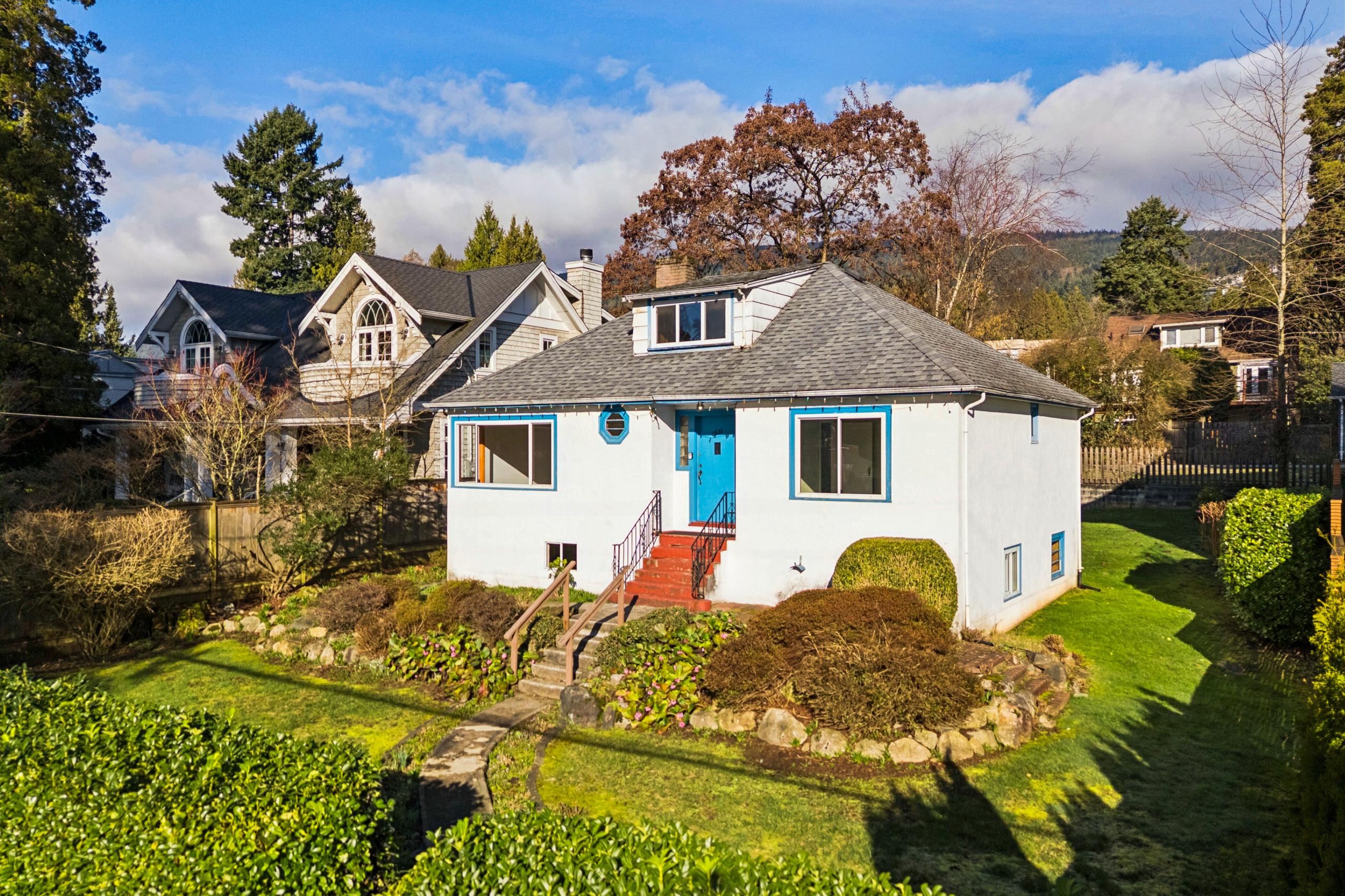 1531 Inglewood Avenue, West Vancouver listing image