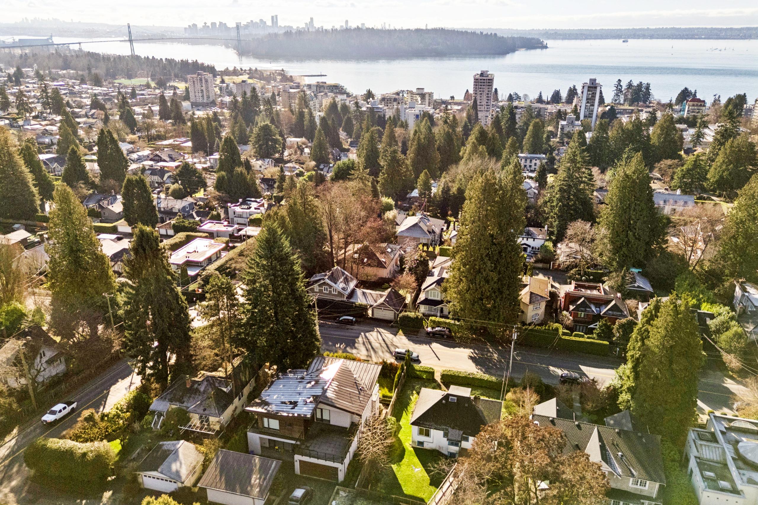 1531 Inglewood Avenue, West Vancouver listing image