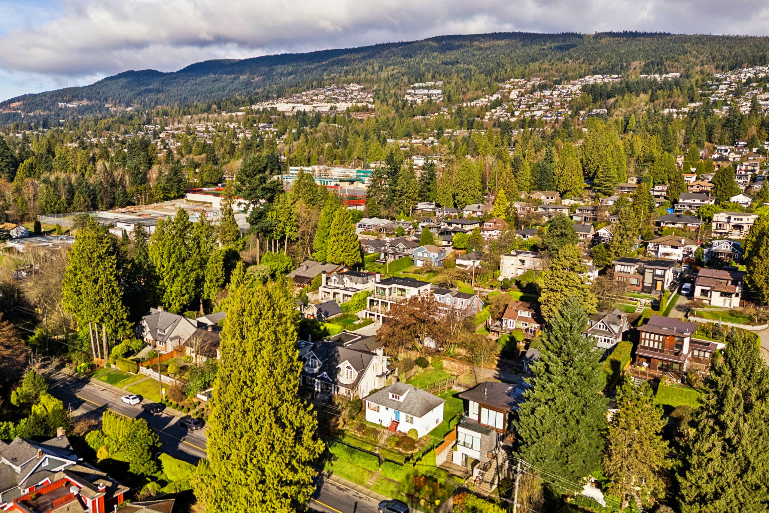 1531 Inglewood Avenue, West Vancouver listing image