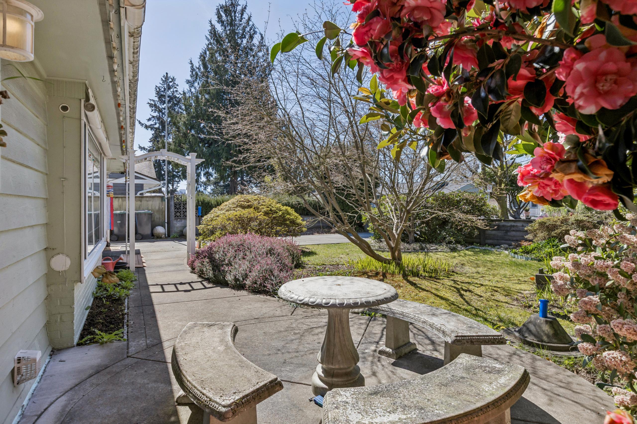 1222 Rosewood Crescent, North Vancouver listing image