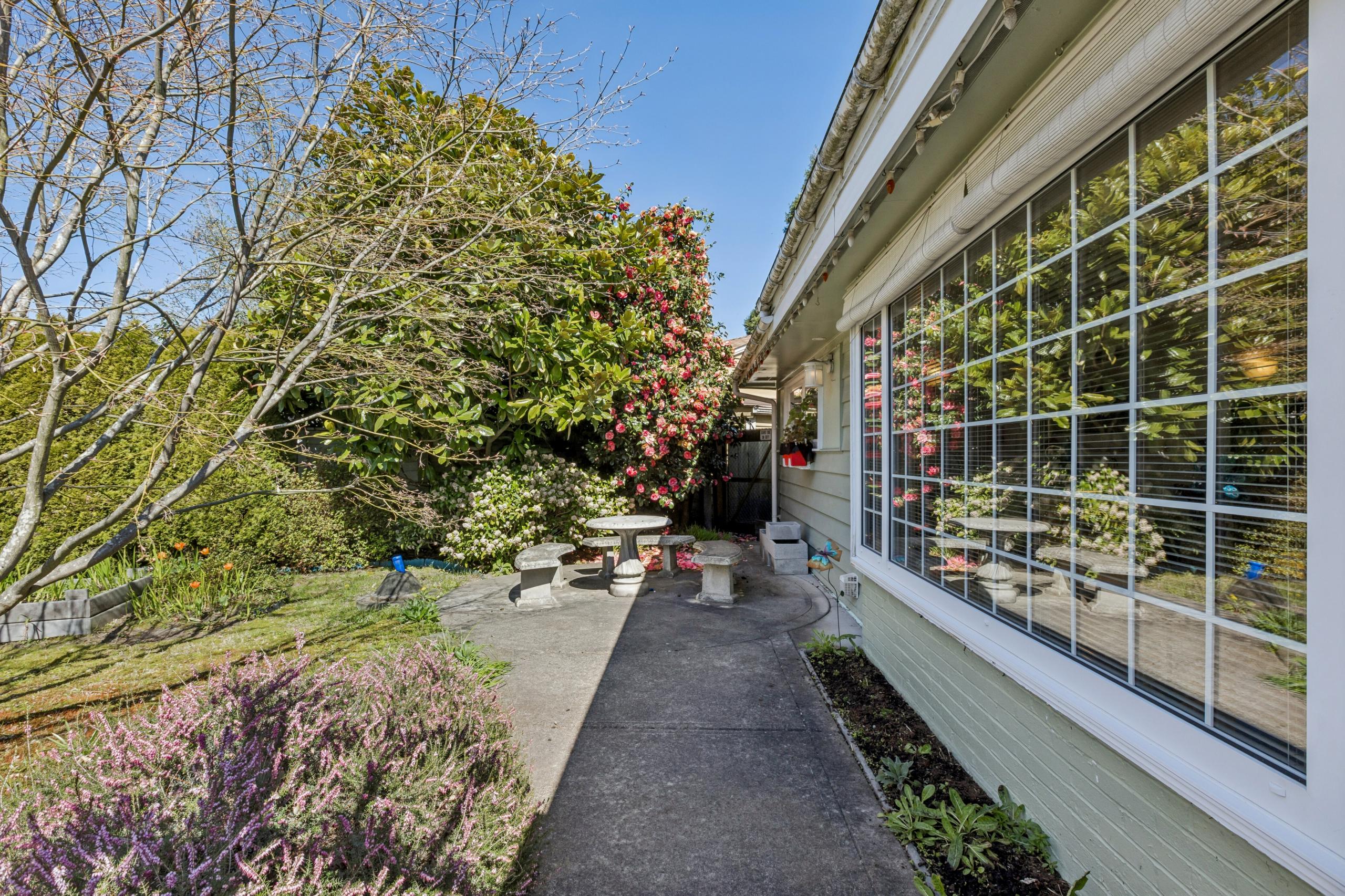 1222 Rosewood Crescent, North Vancouver listing image