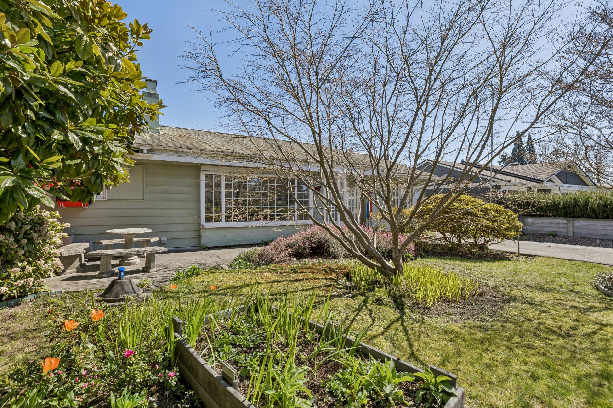 More info on 1222 Rosewood Crescent, North Vancouver