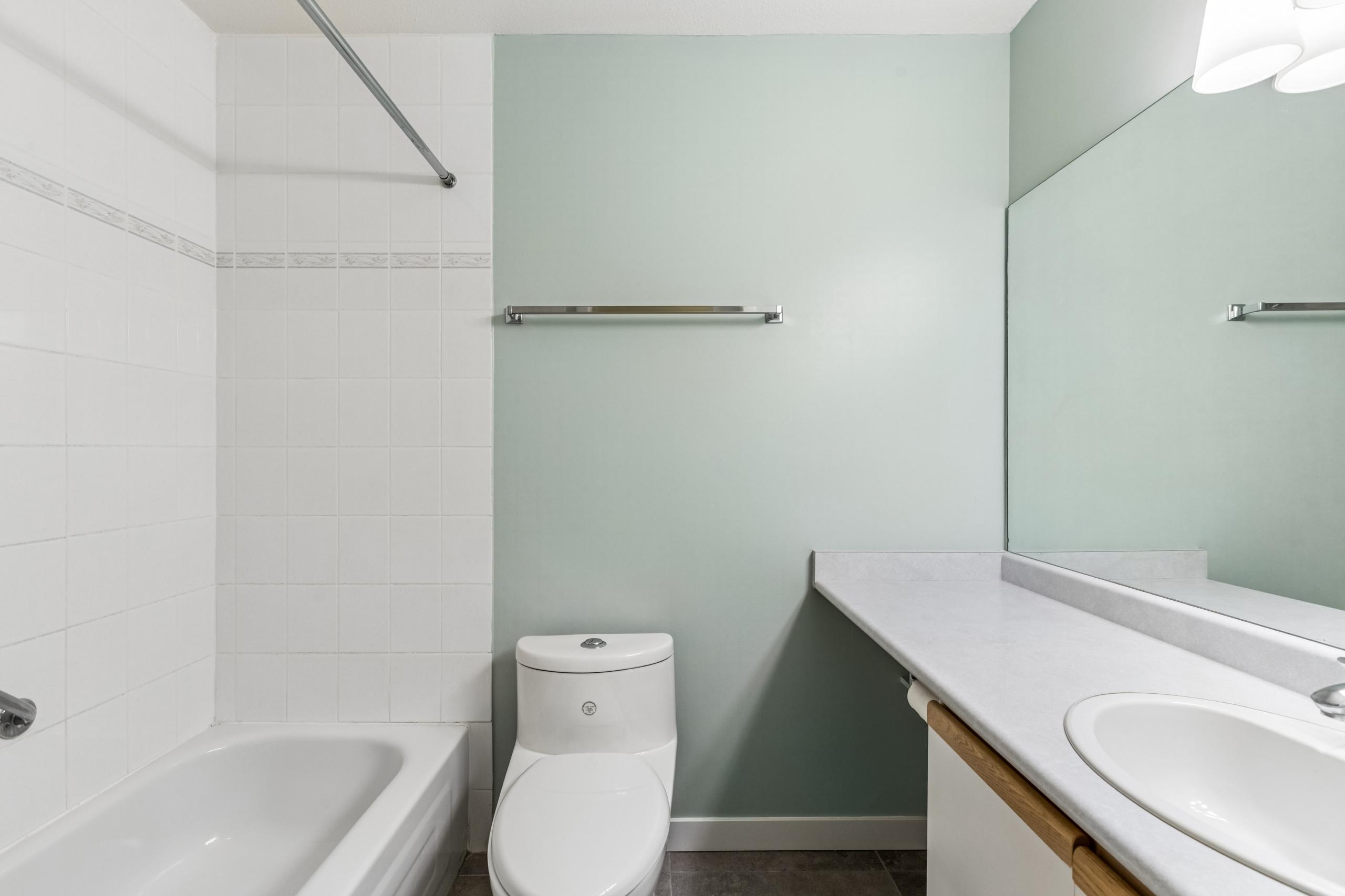 105-843 22nd Street, West Vancouver listing image