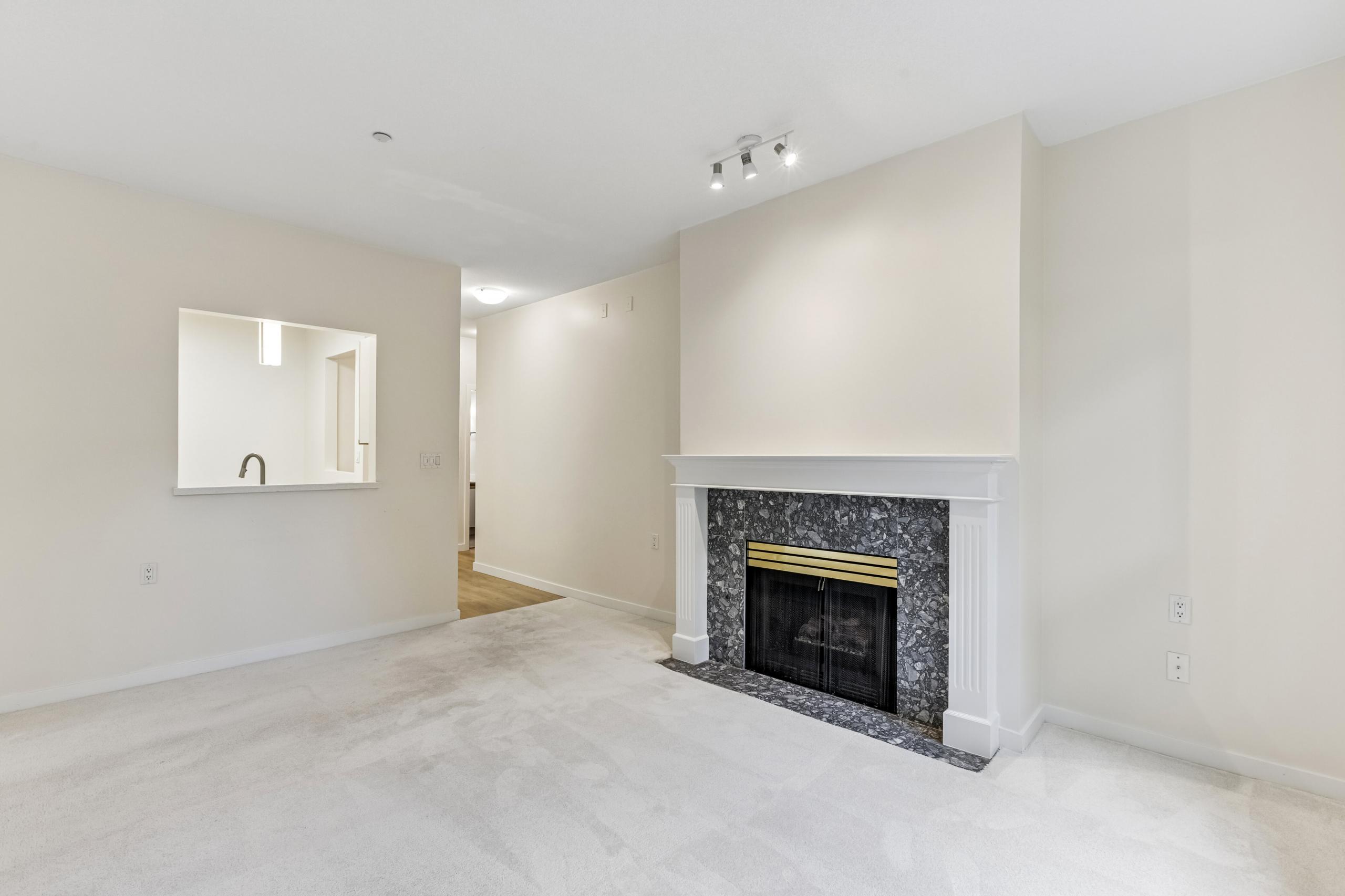 105-843 22nd Street, West Vancouver listing image