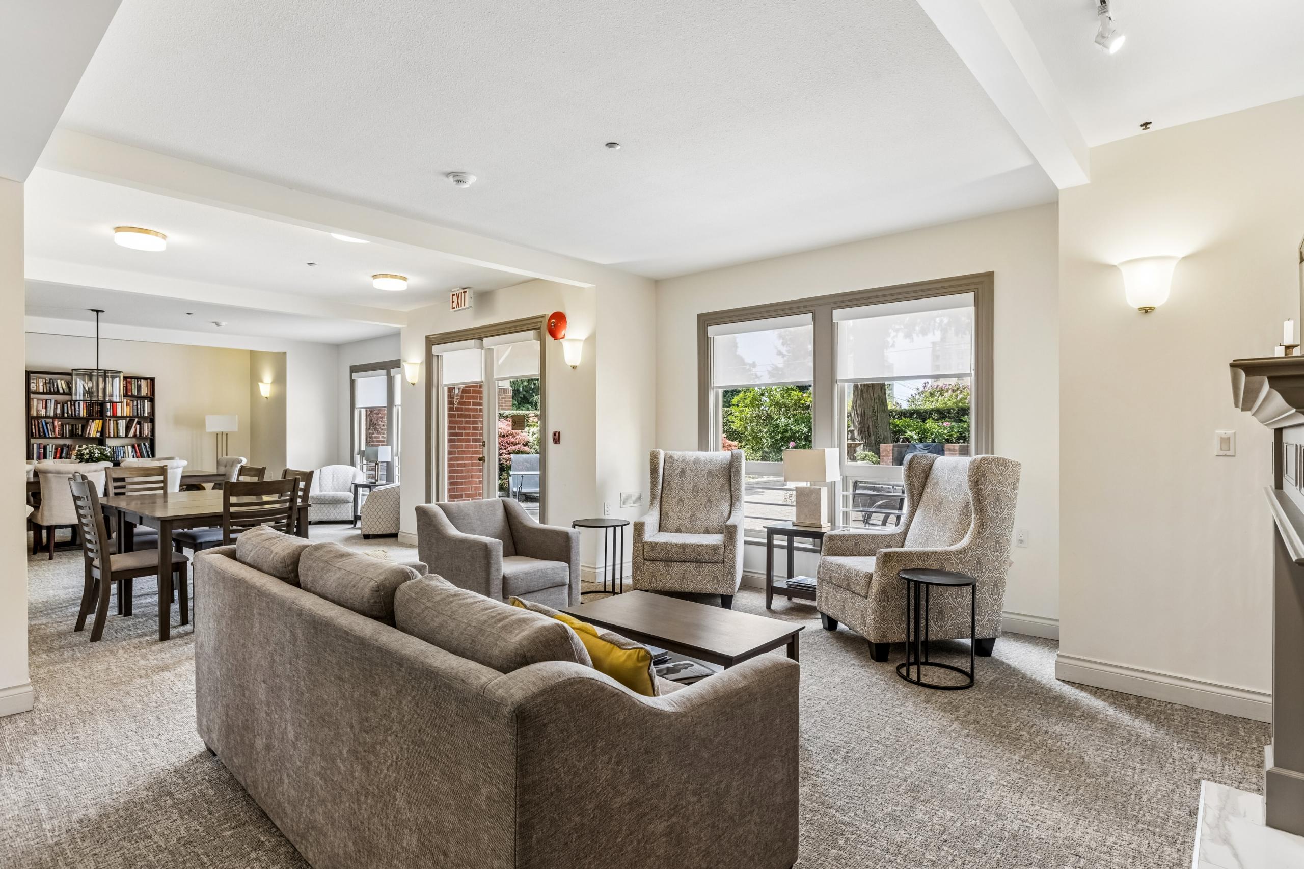 105-843 22nd Street, West Vancouver listing image