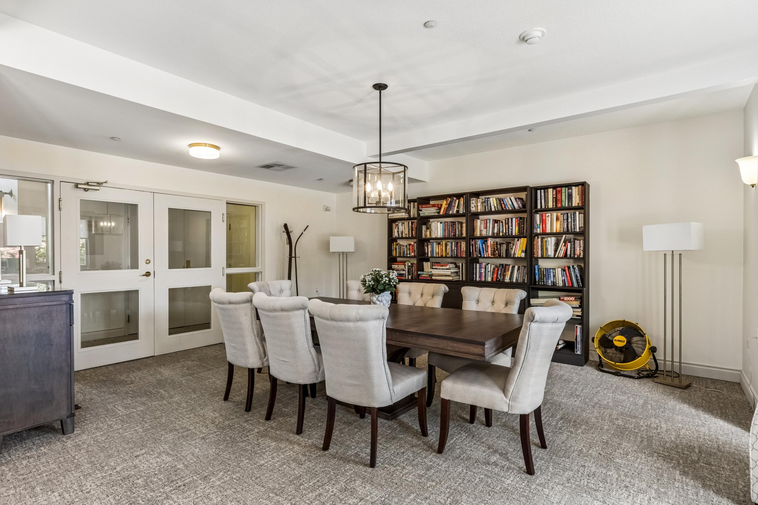 105-843 22nd Street, West Vancouver listing image