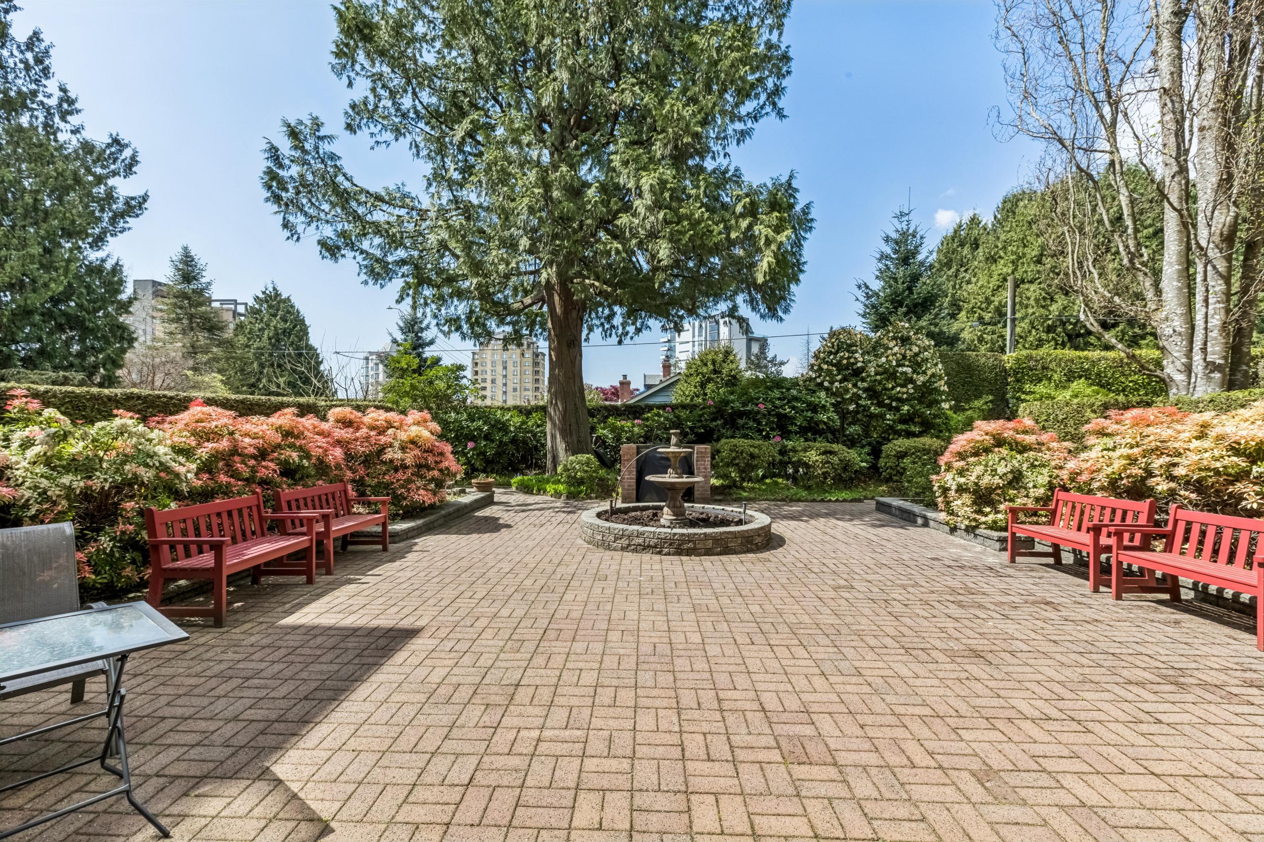 105-843 22nd Street, West Vancouver listing image