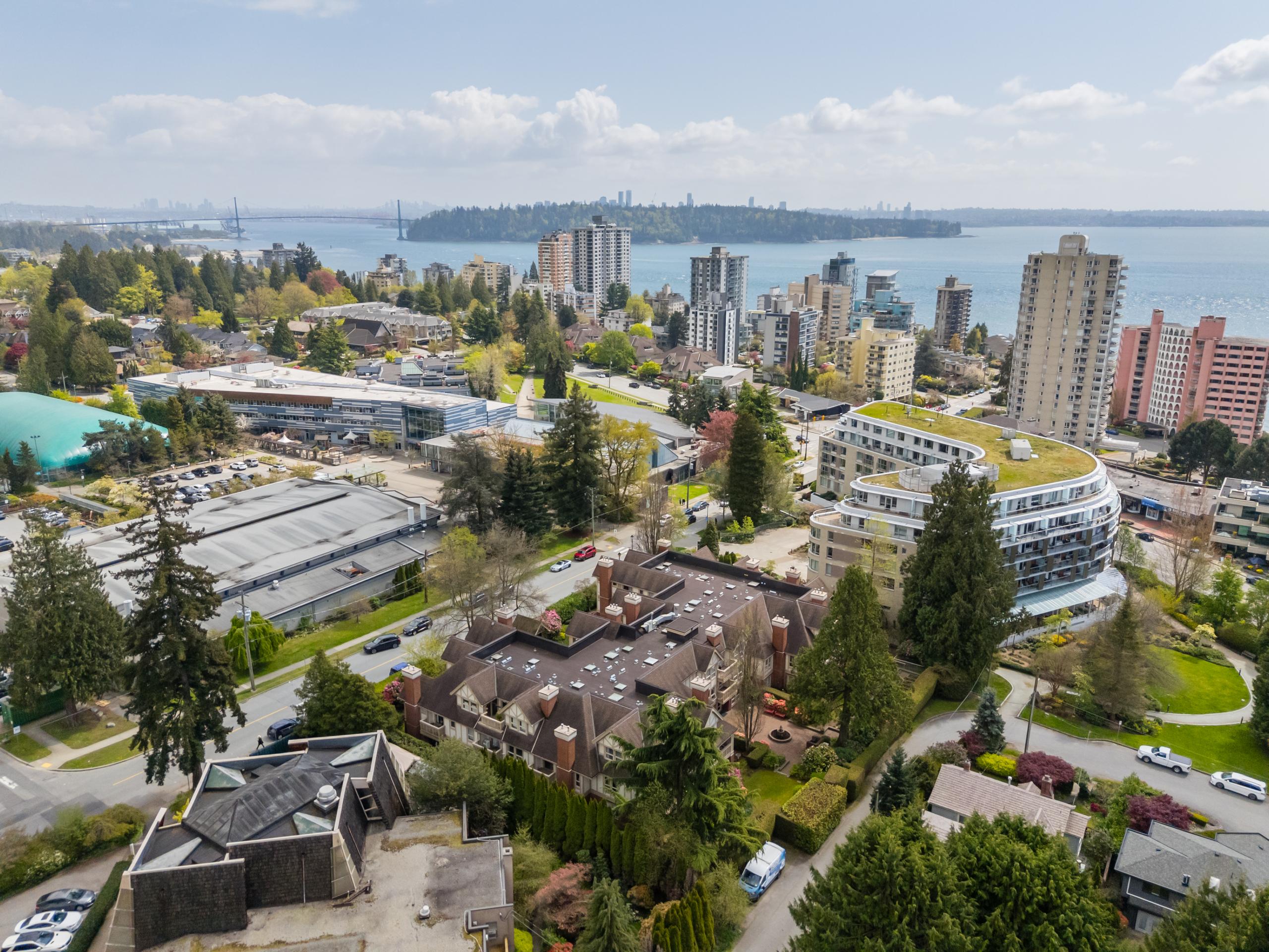 105-843 22nd Street, West Vancouver listing image