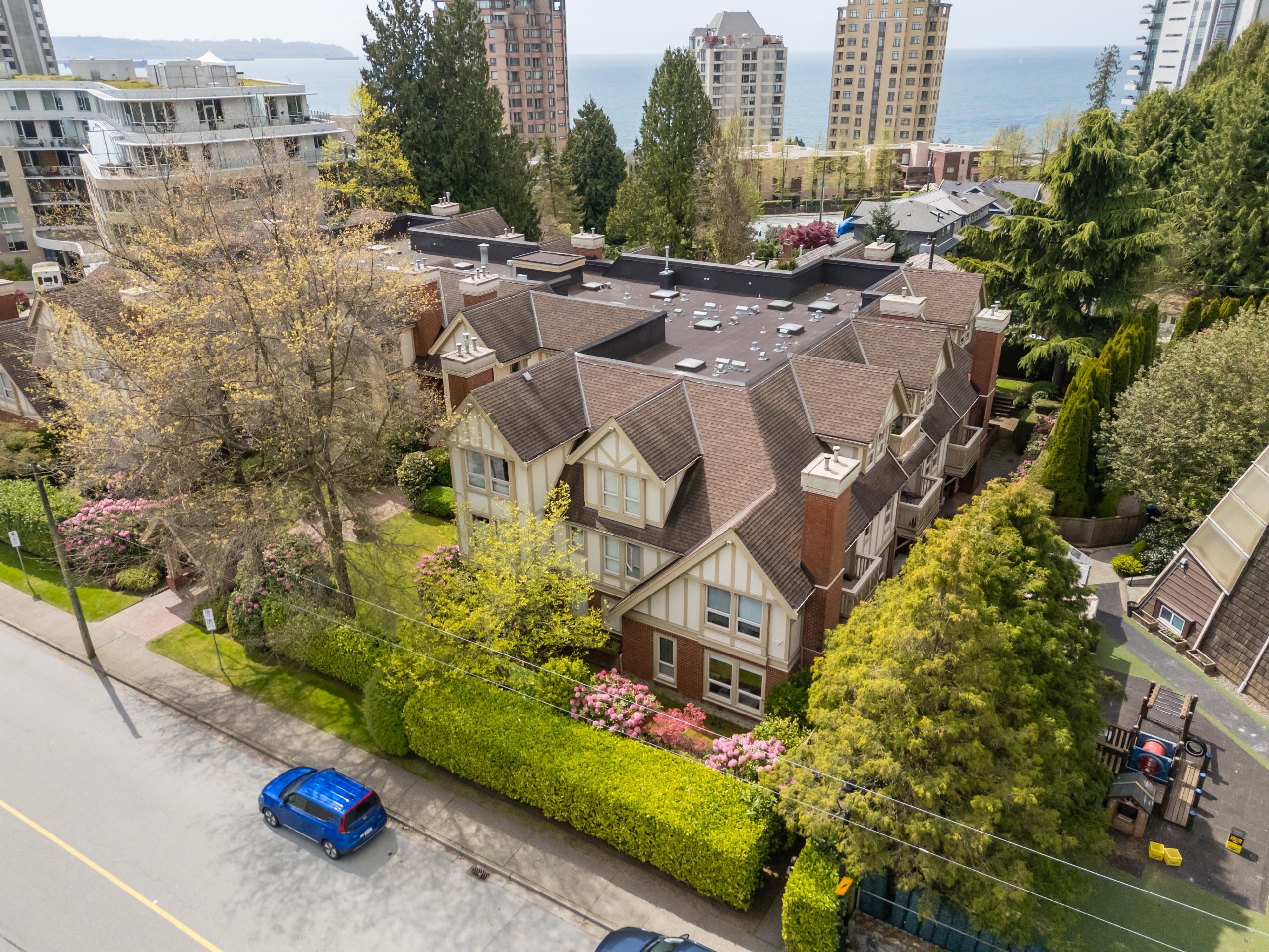 105-843 22nd Street, West Vancouver listing image