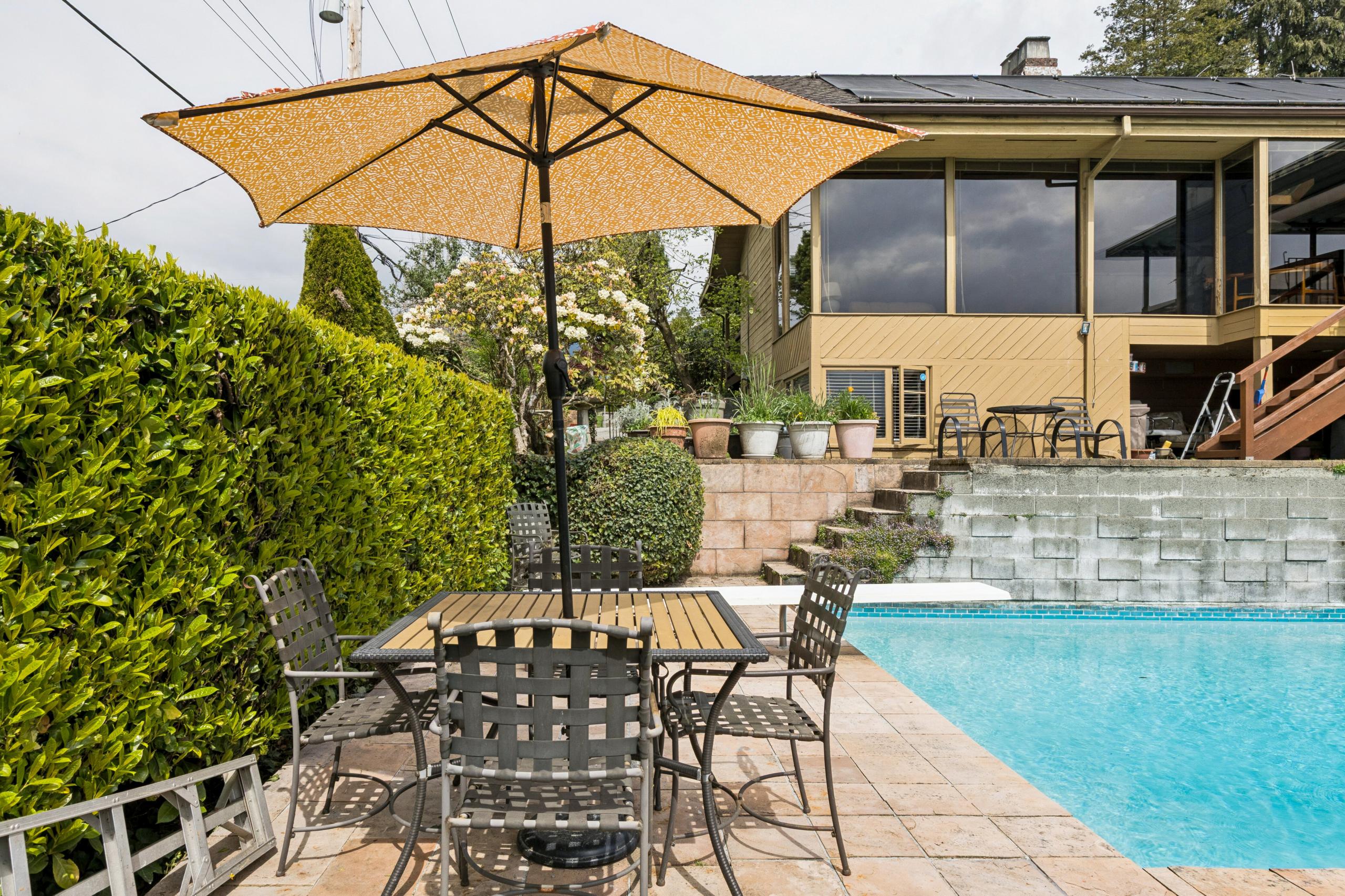 1092 Duchess Avenue, West Vancouver listing image