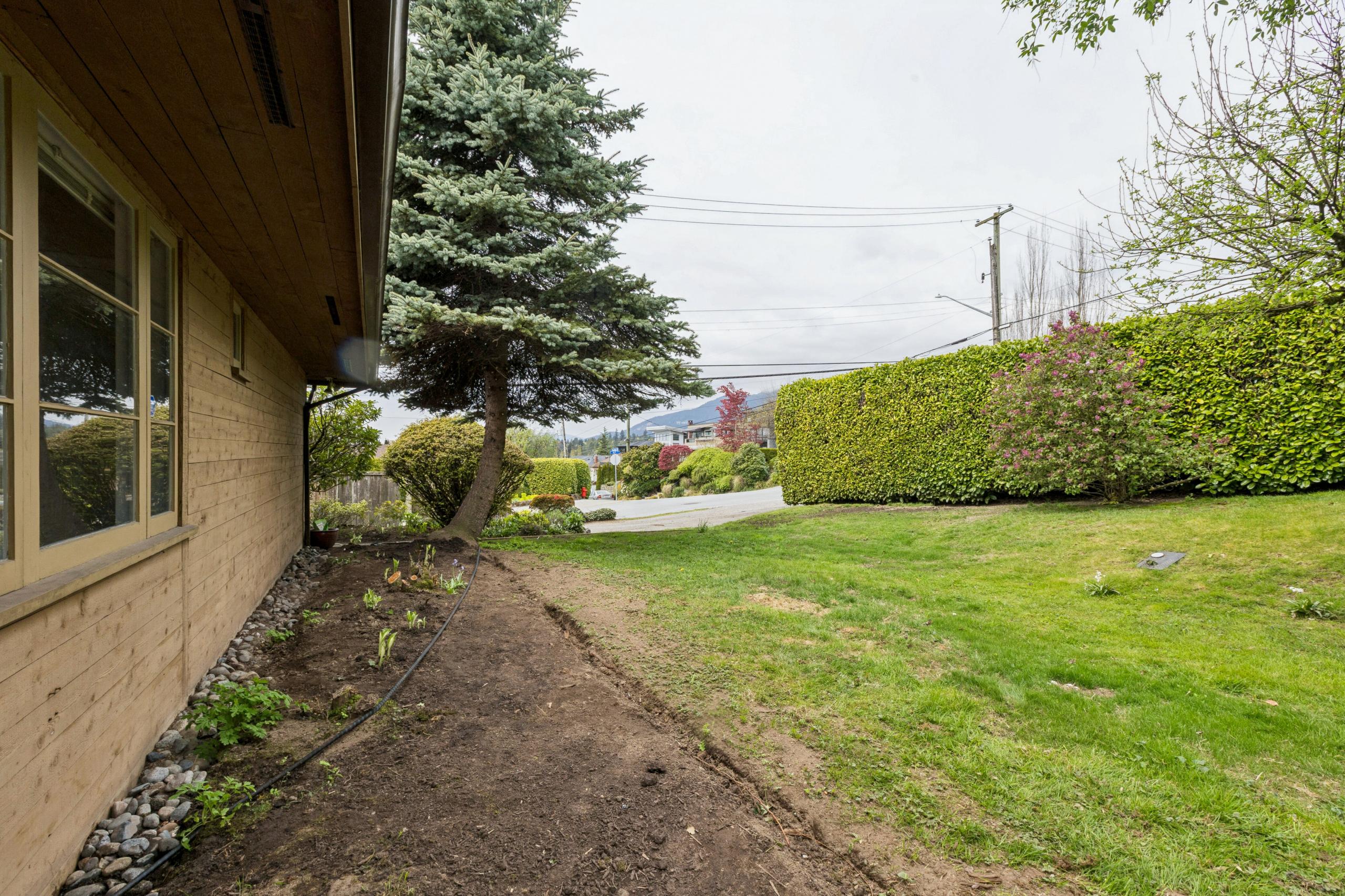 1092 Duchess Avenue, West Vancouver listing image