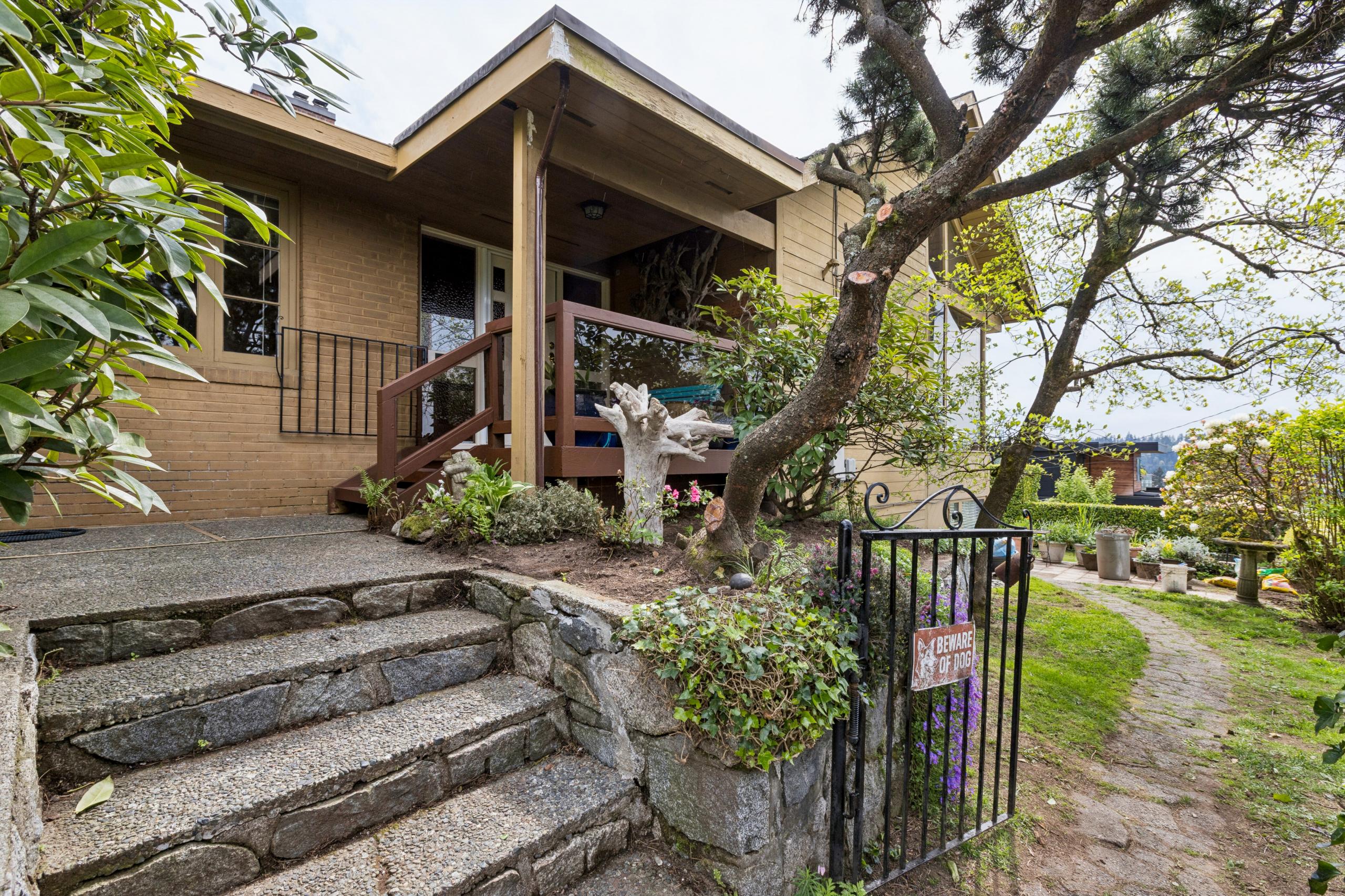 1092 Duchess Avenue, West Vancouver listing image