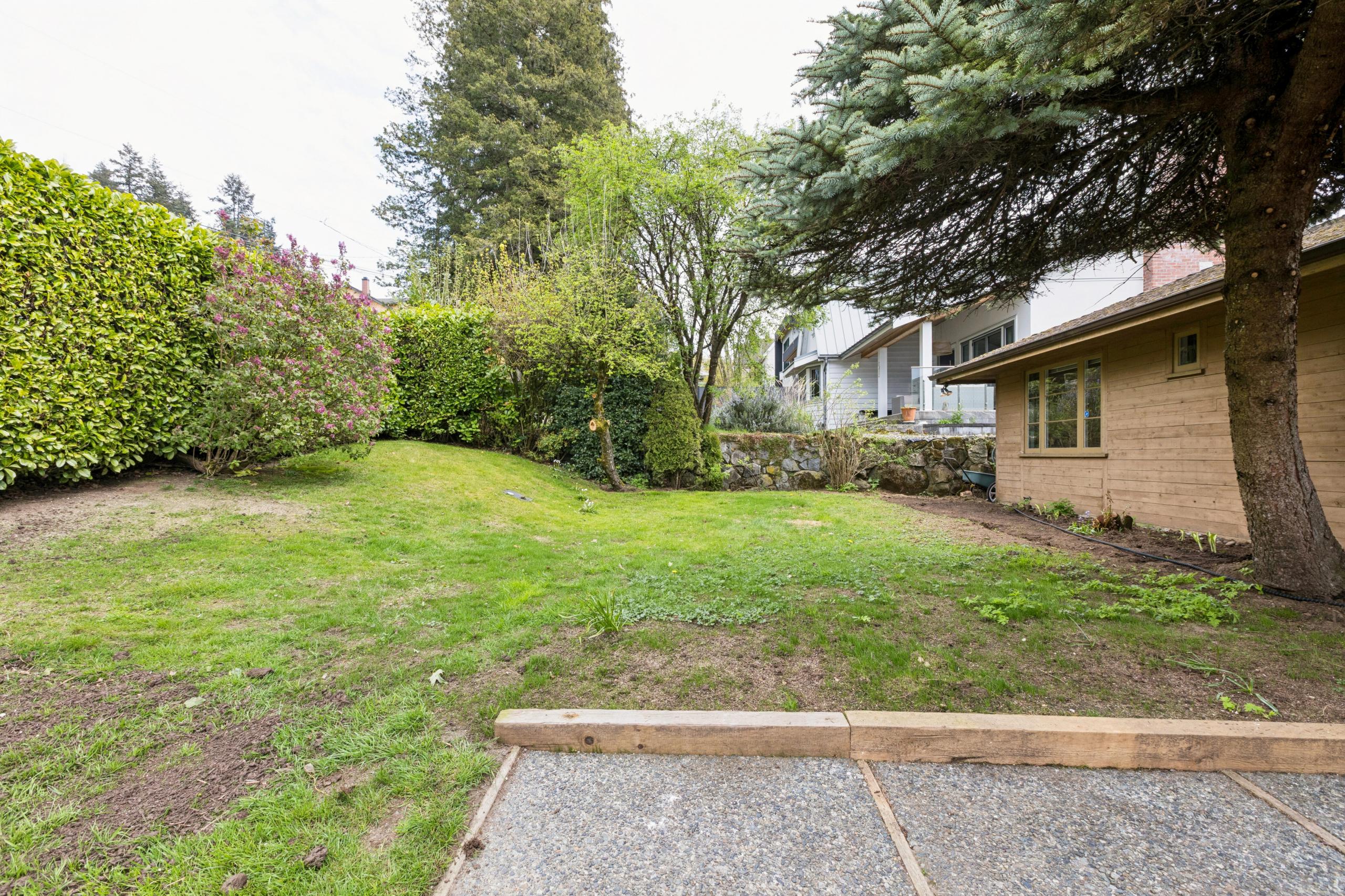 1092 Duchess Avenue, West Vancouver listing image