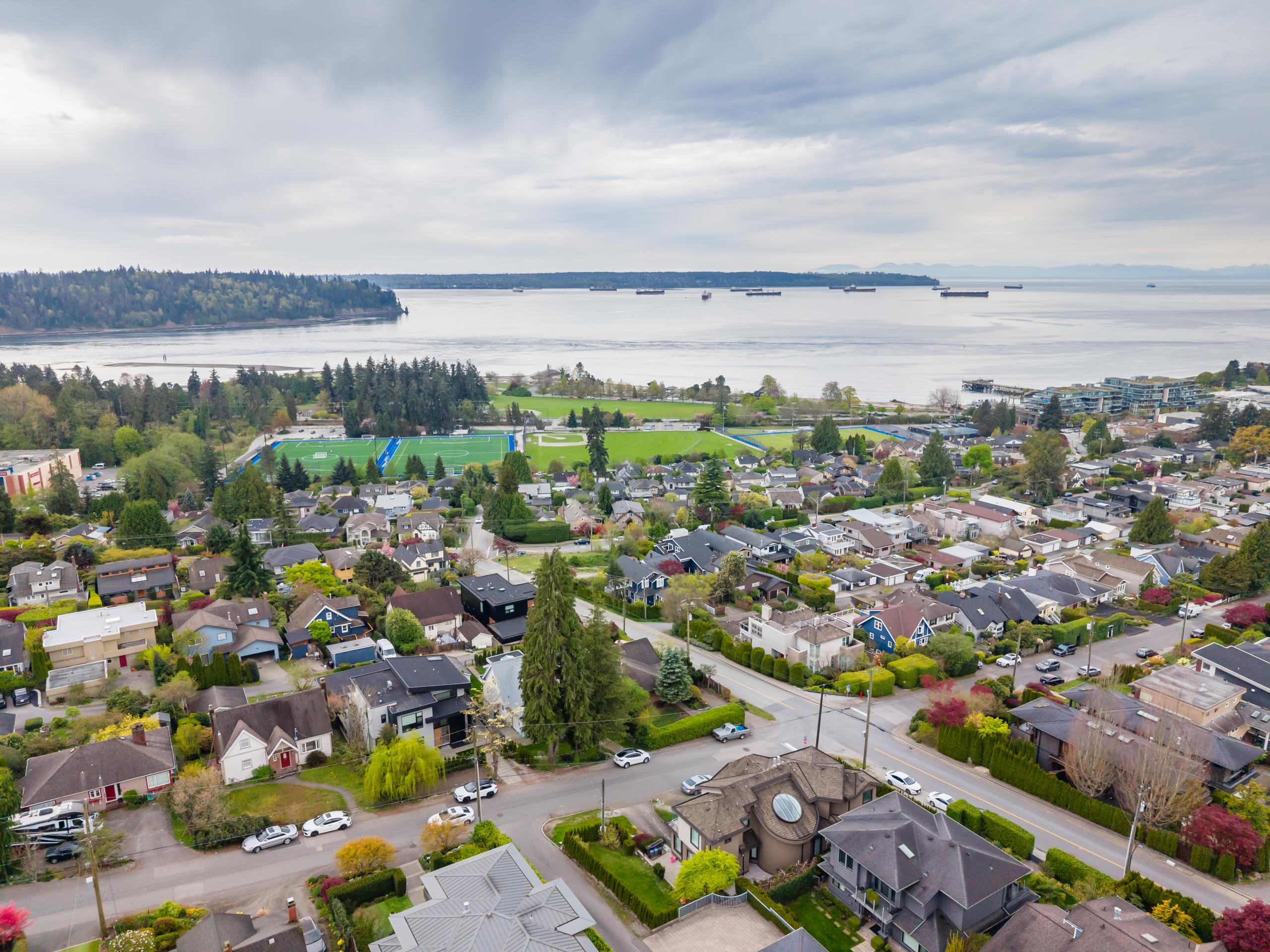 1092 Duchess Avenue, West Vancouver listing image