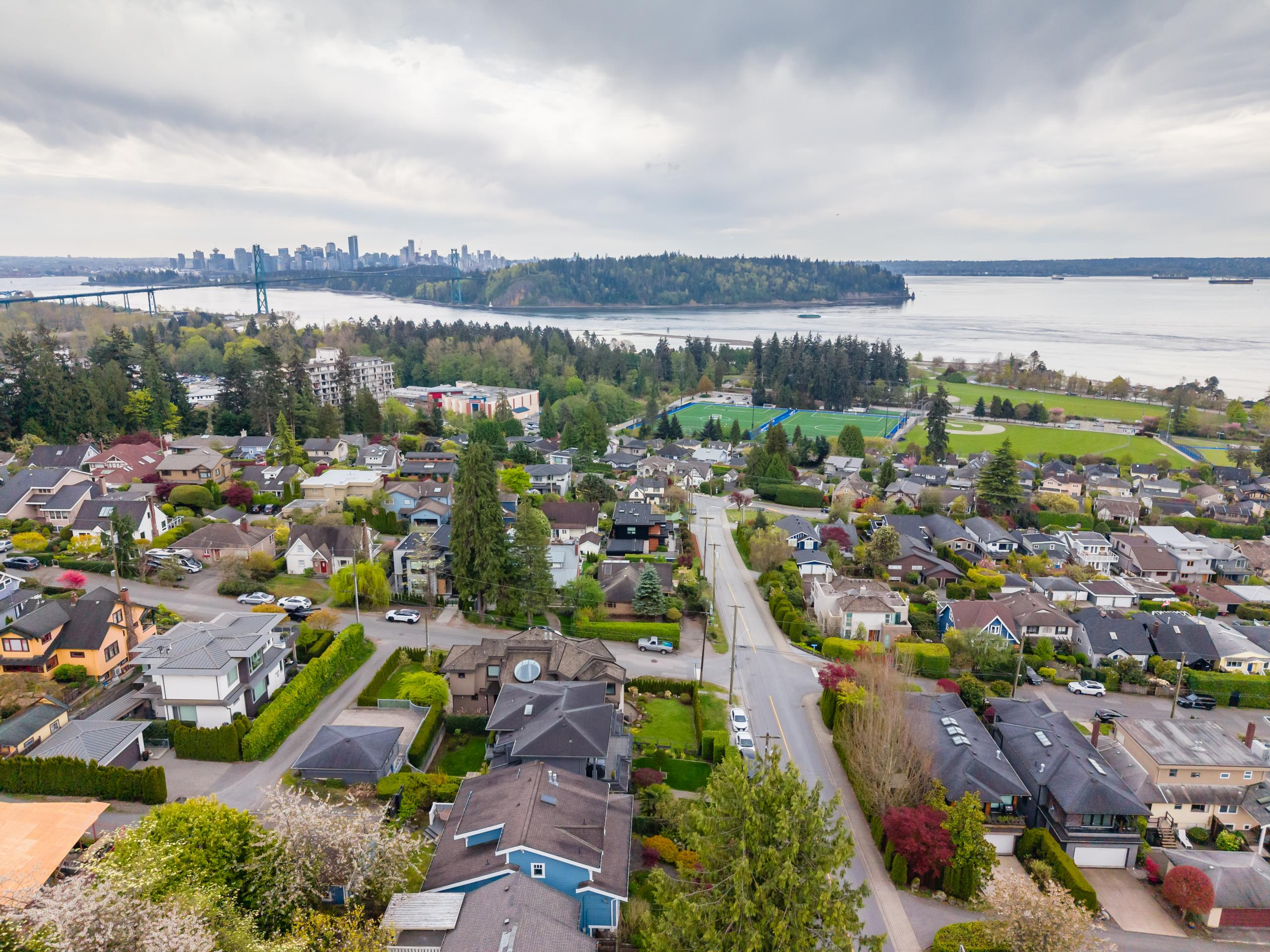 1092 Duchess Avenue, West Vancouver listing image