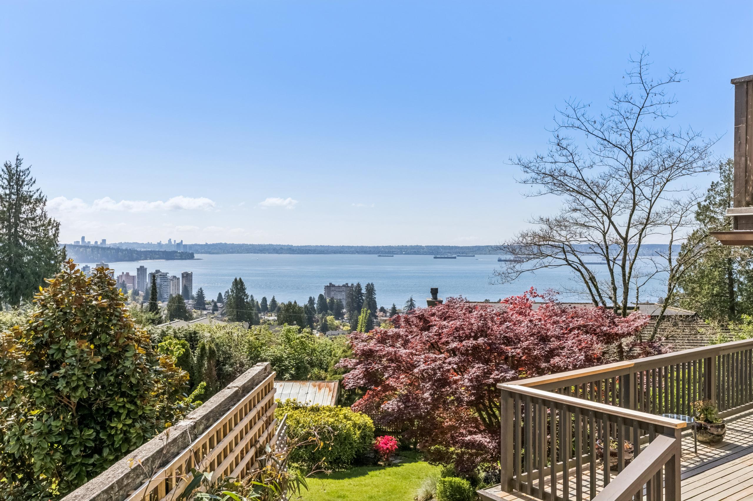 More info on 2440 Queens Avenue, West Vancouver