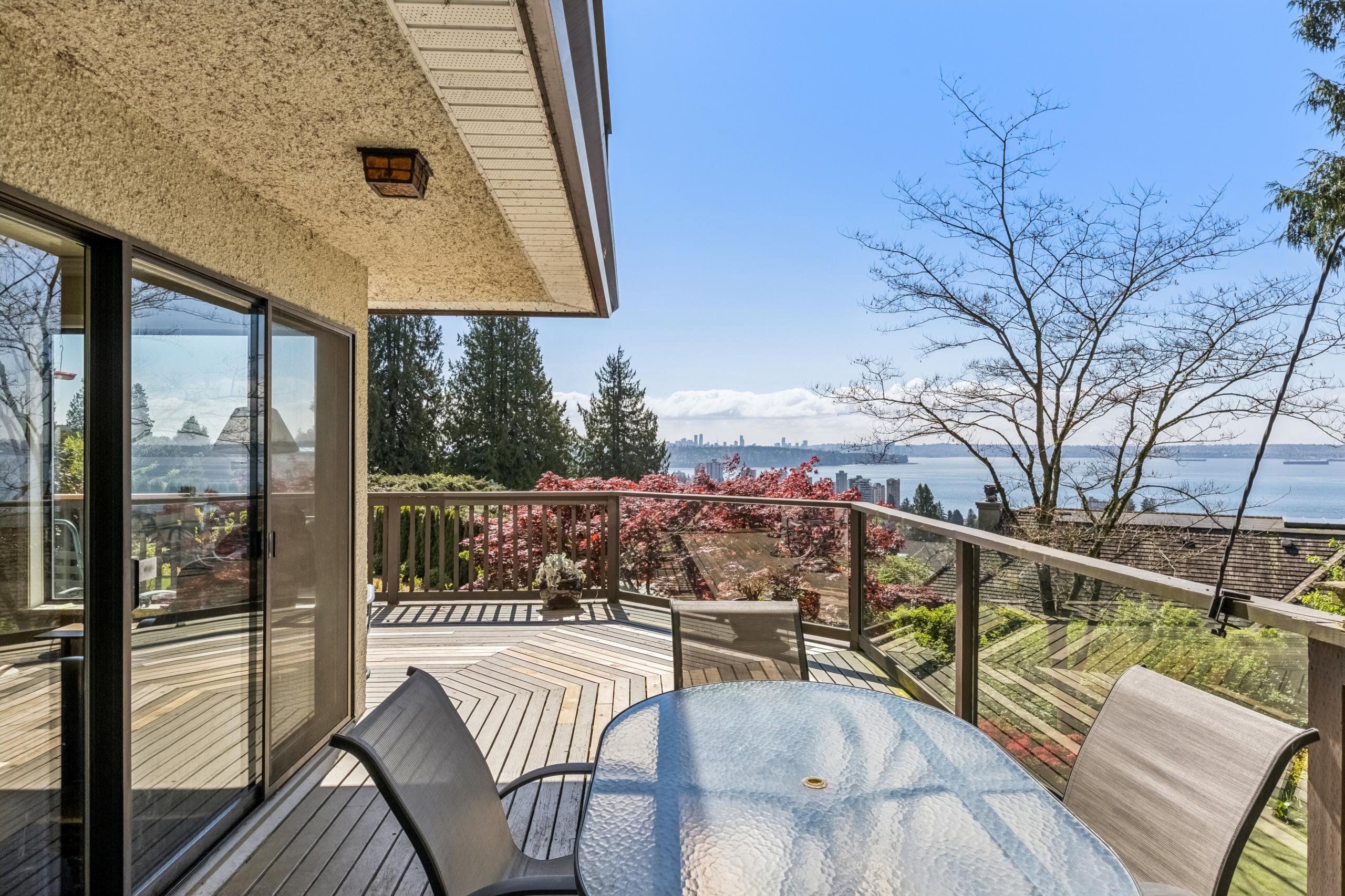 2440 Queens Avenue, West Vancouver listing image