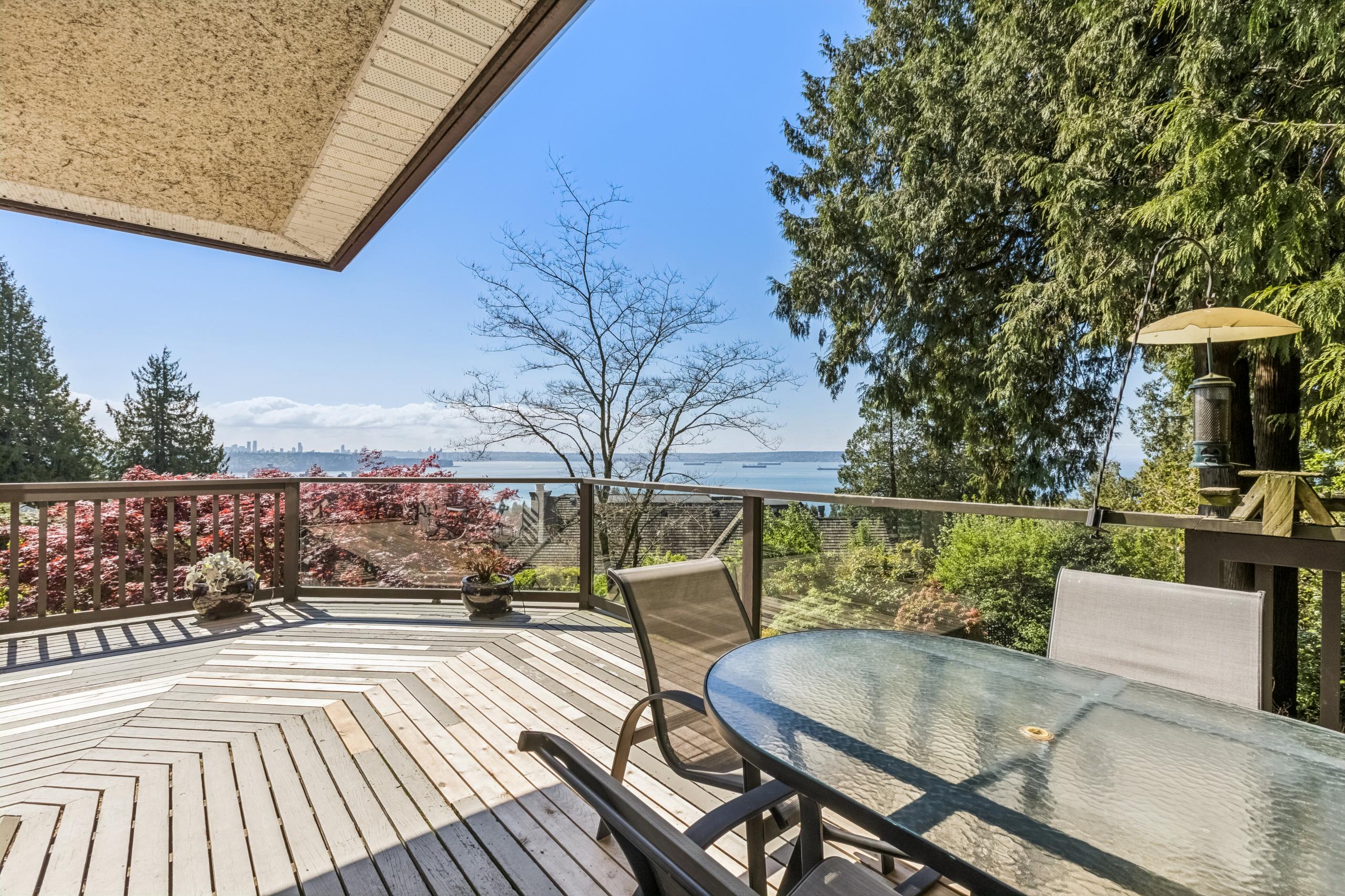 2440 Queens Avenue, West Vancouver listing image