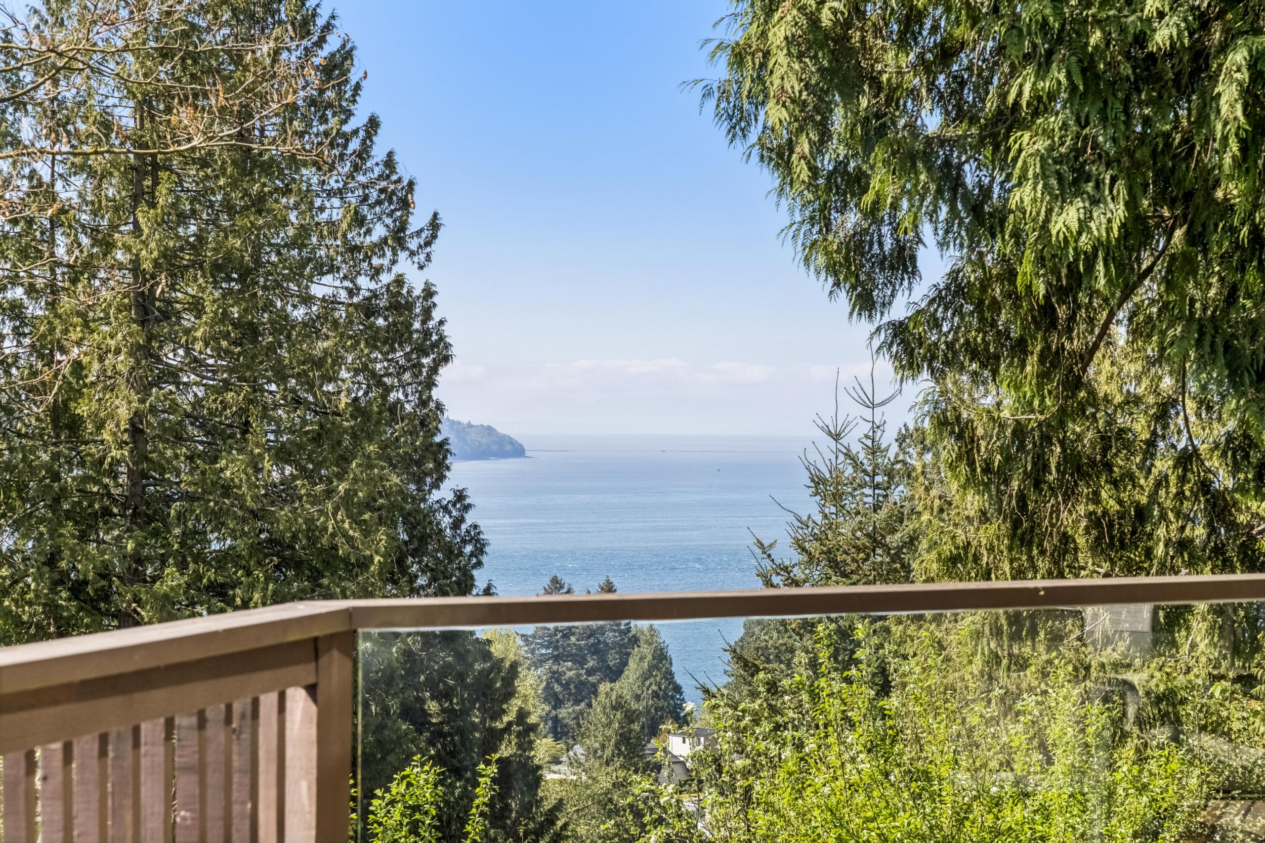 2440 Queens Avenue, West Vancouver listing image