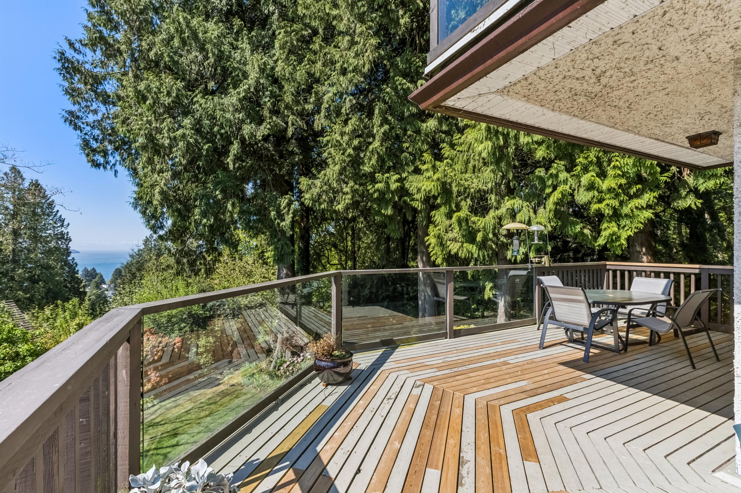 2440 Queens Avenue, West Vancouver listing image