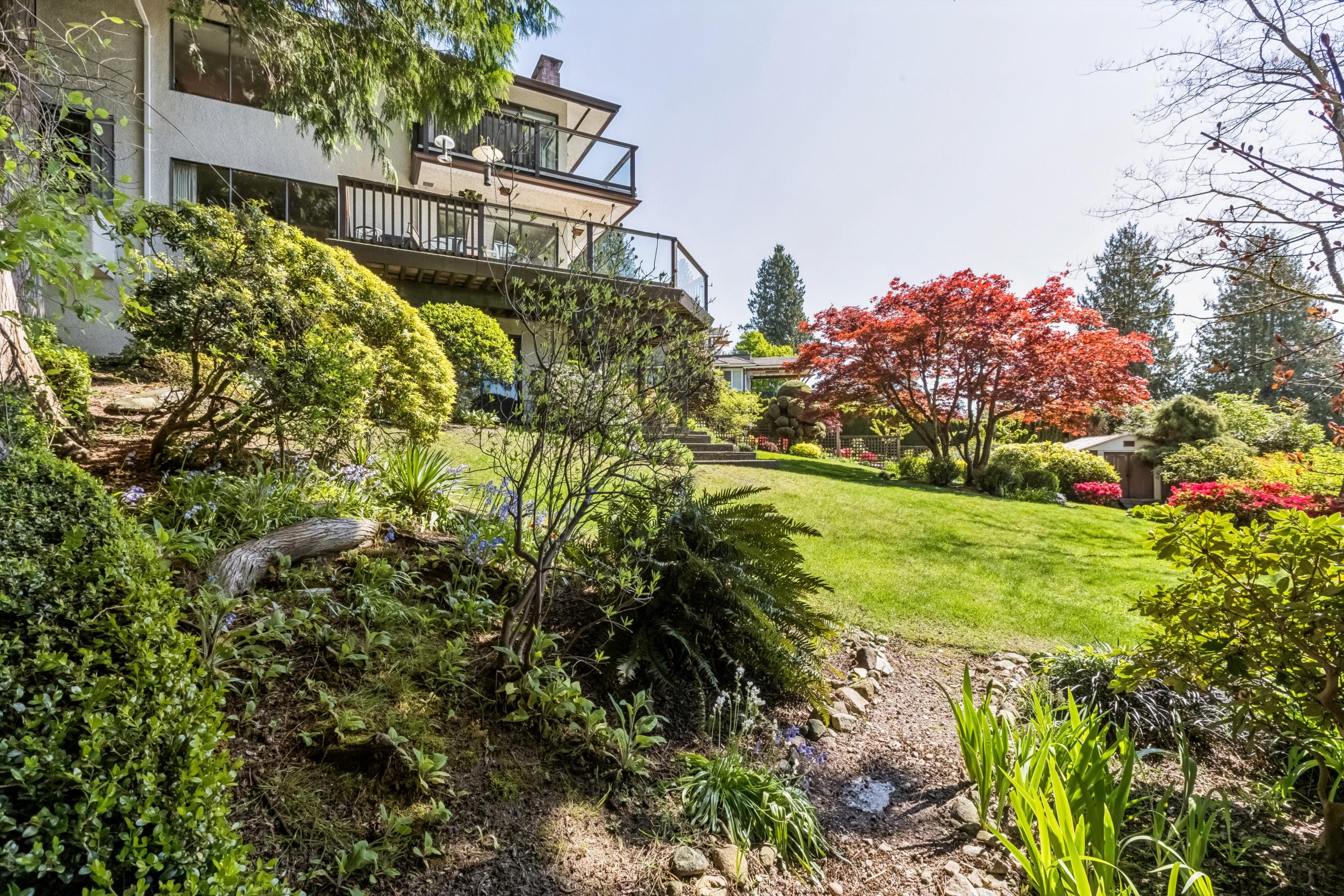 2440 Queens Avenue, West Vancouver listing image