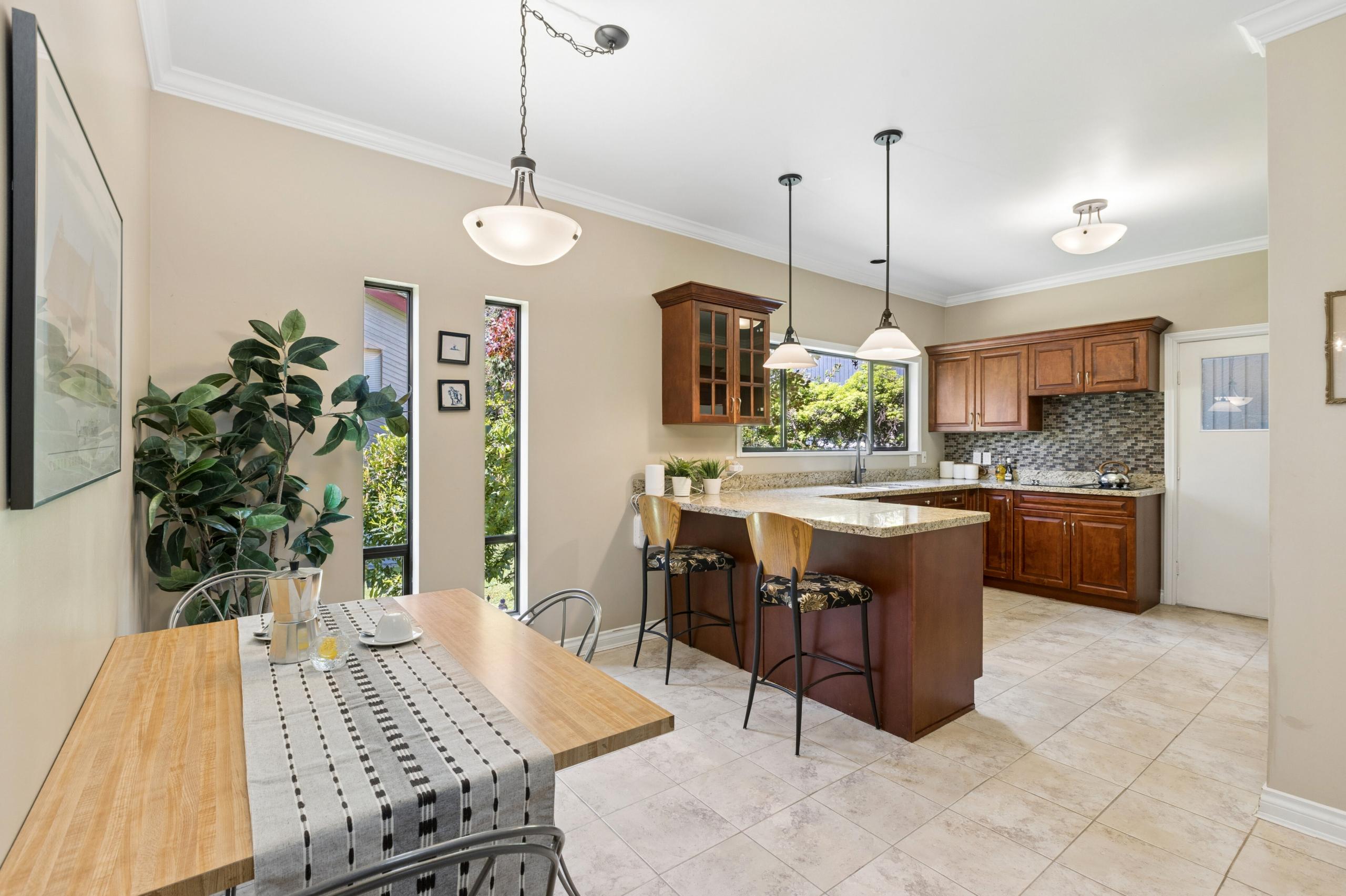 396 Mathers Avenue, West Vancouver listing image