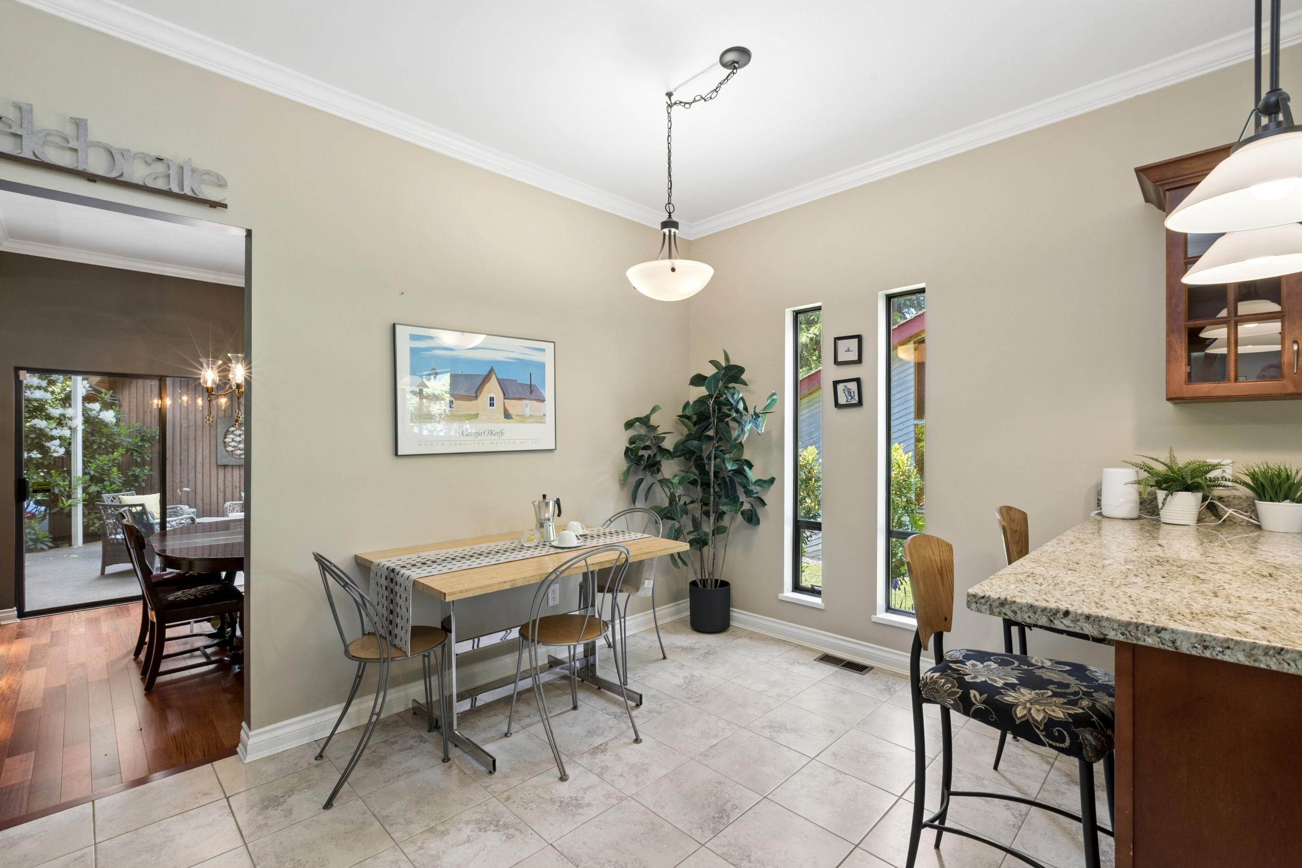 396 Mathers Avenue, West Vancouver listing image