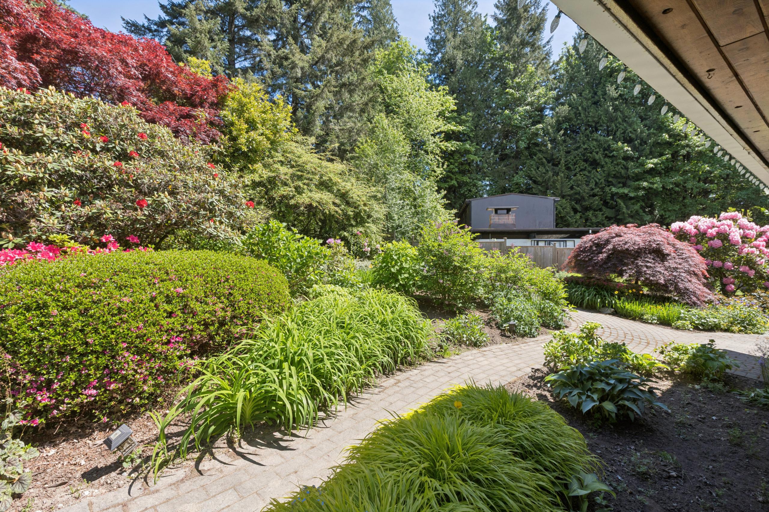 396 Mathers Avenue, West Vancouver listing image