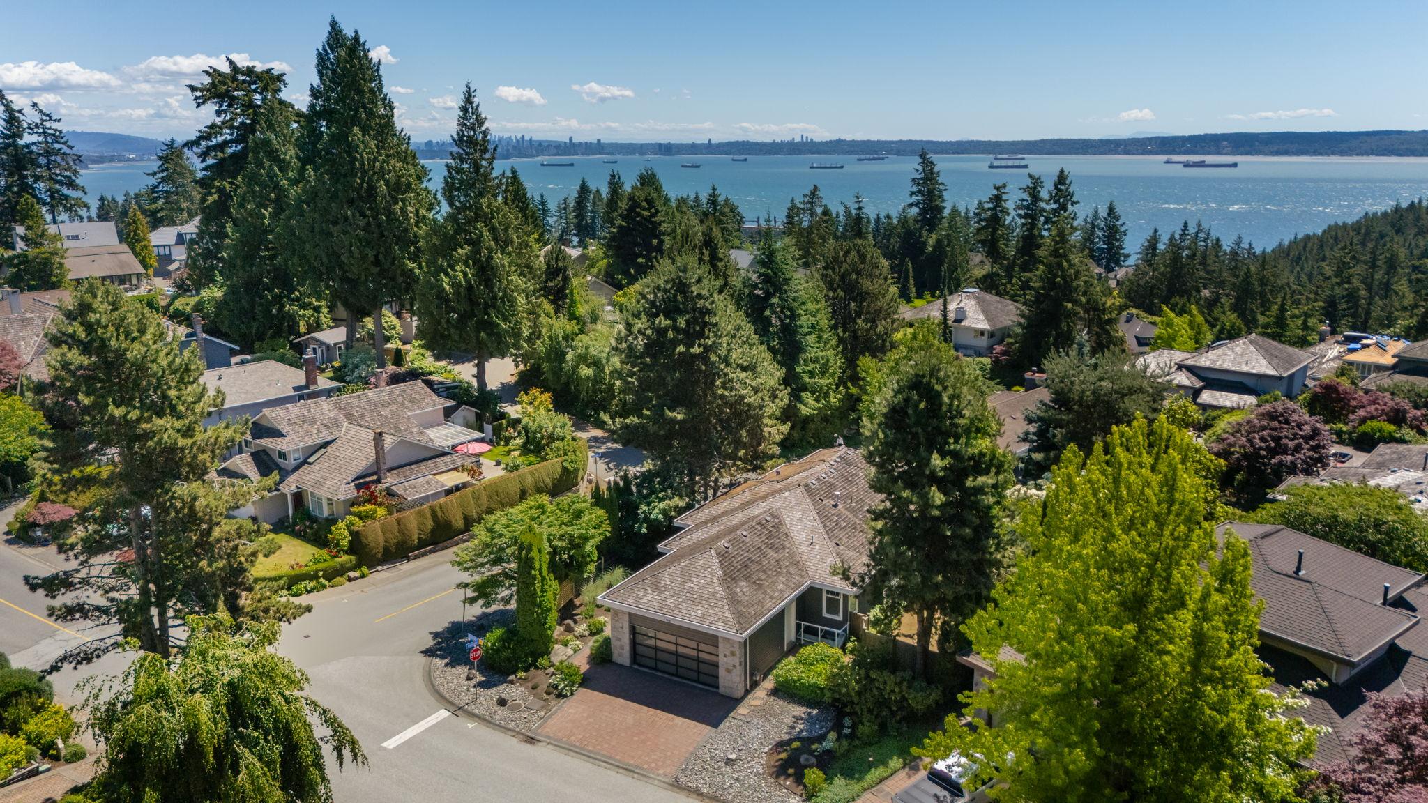 More info on 4789 Headland Drive, West Vancouver