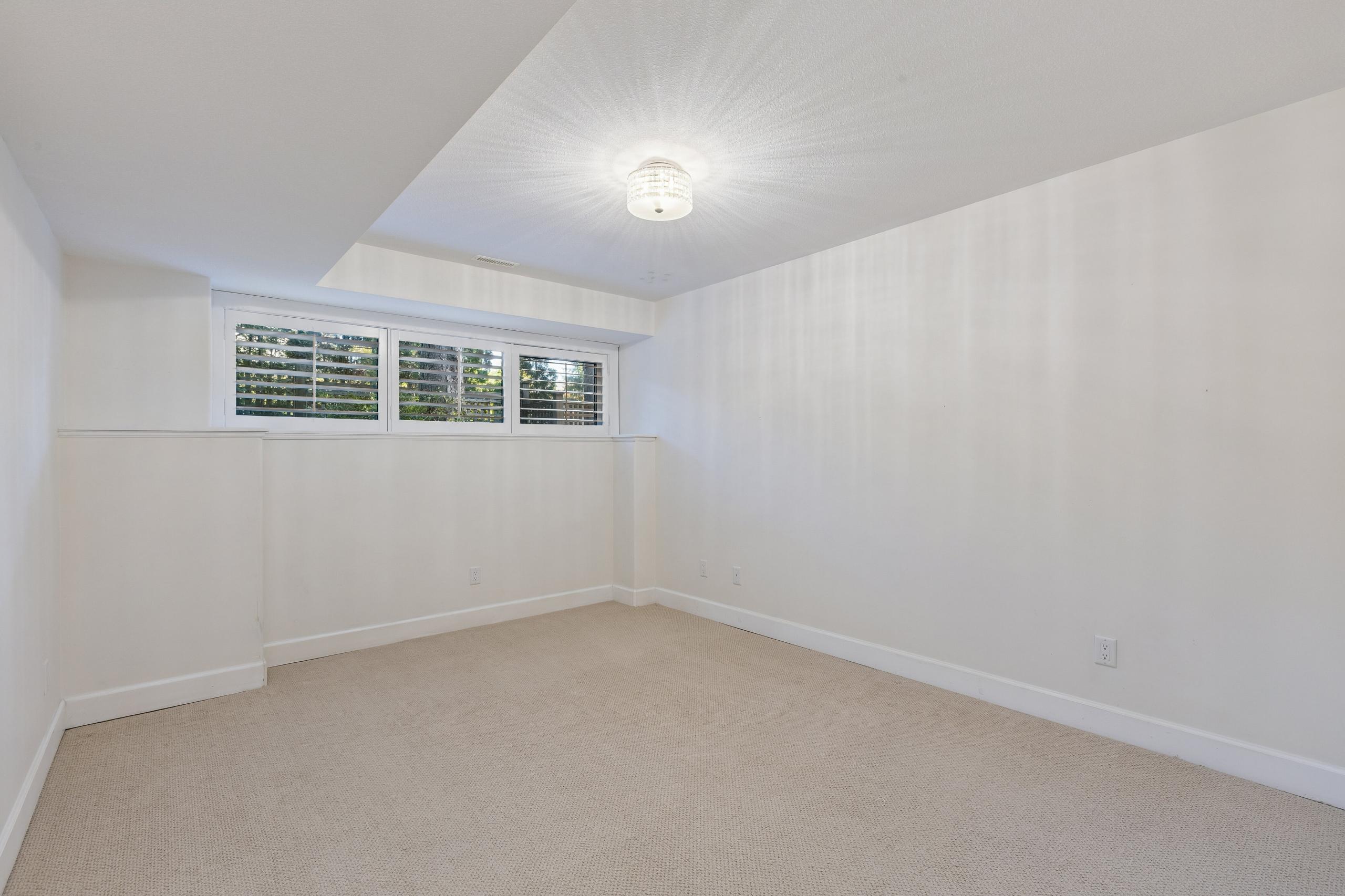 4789 Headland Drive, West Vancouver listing image