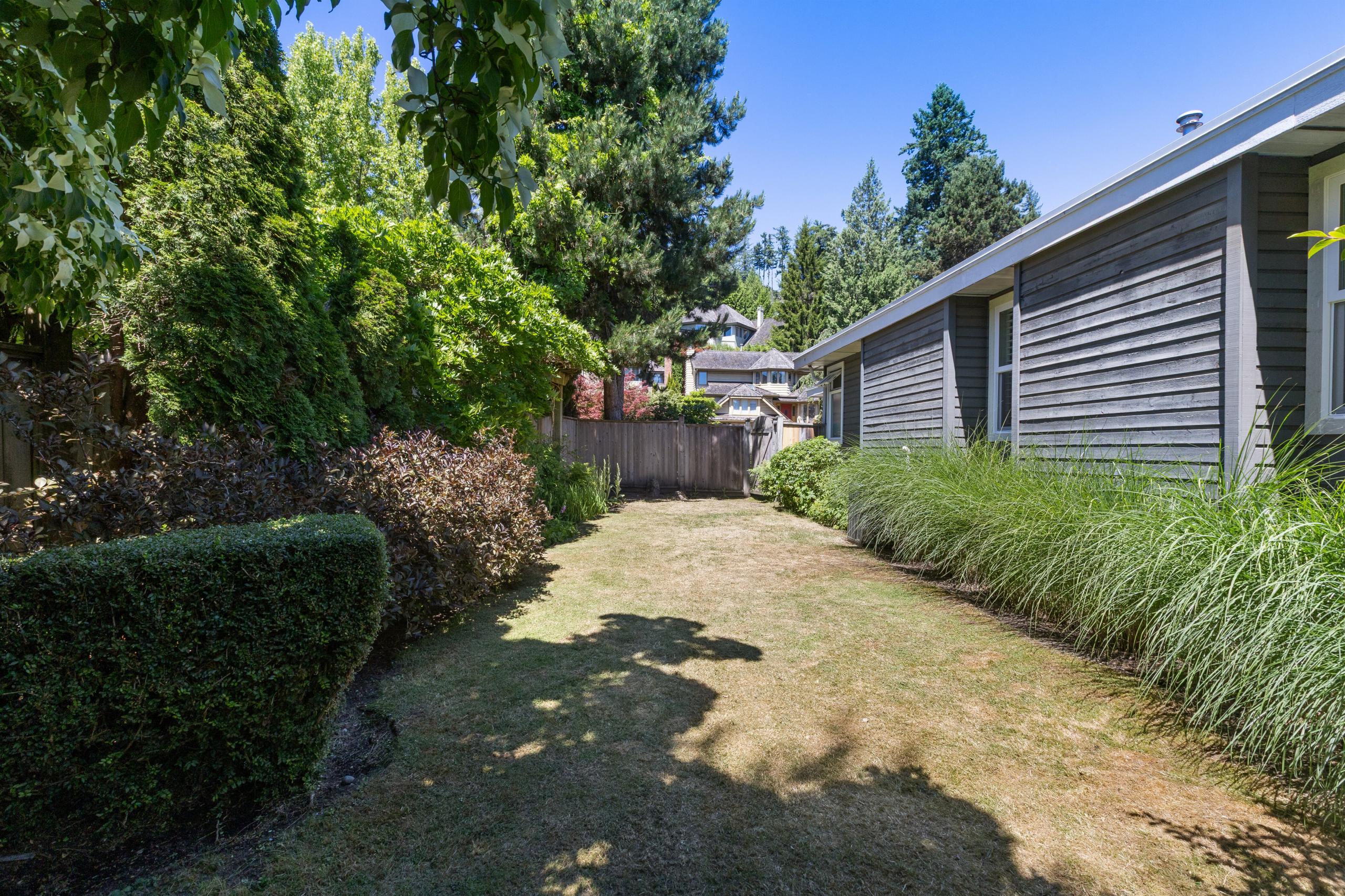 4789 Headland Drive, West Vancouver listing image