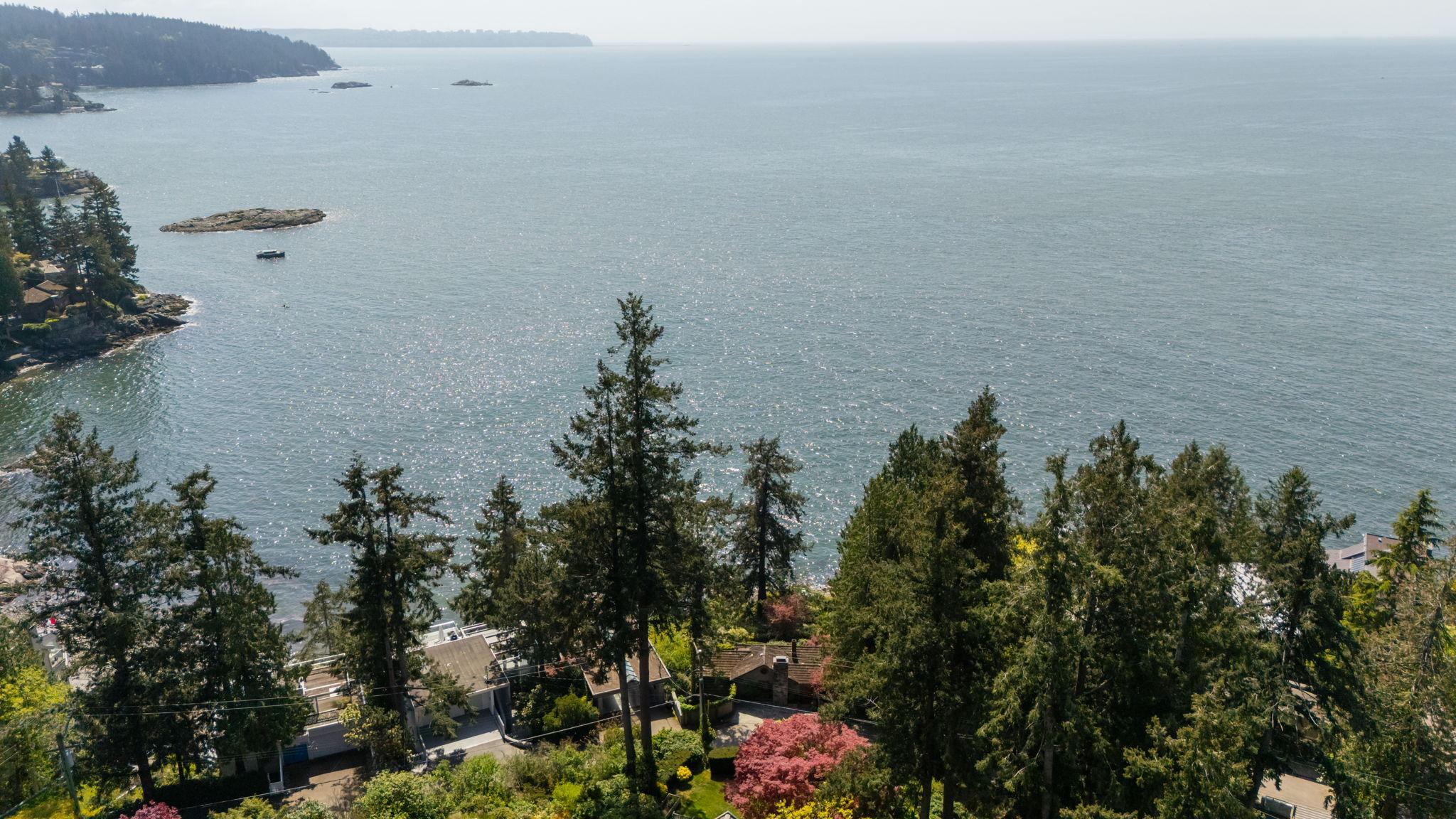 6054 Gleneagles Drive, West Vancouver listing image