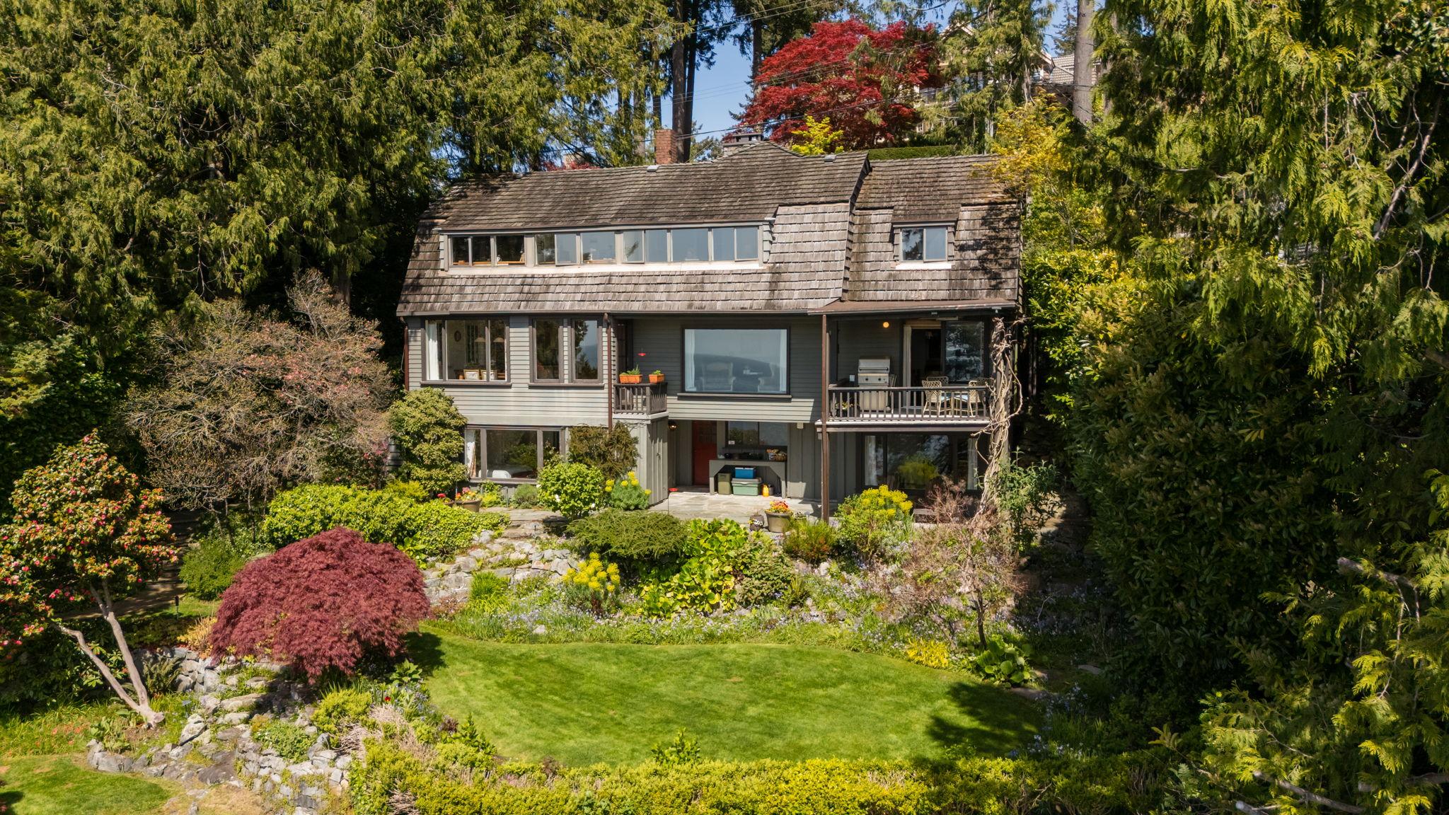 6054 Gleneagles Drive, West Vancouver listing image